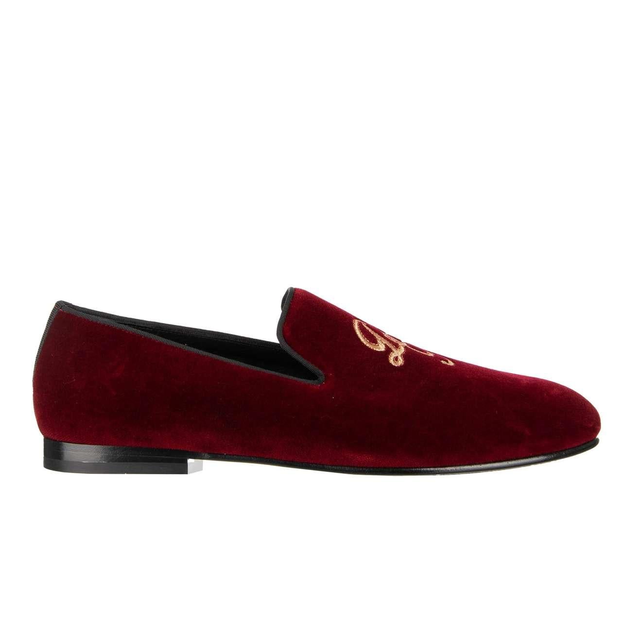 - Velvet loafer shoes AMALFI with embroidered golden DG logo in bordeaux red by DOLCE & GABBANA - MADE IN ITALY - Former RRP: EUR 595 - New with Box - Model: A50335-B9L43-80308 - Material: 89% Cotton, 10% Viscose, 1% Elastan - Sole: Leather - Color: