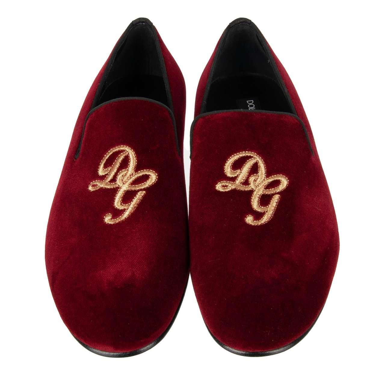 D&G DG Logo Embroidered Velvet Loafer AMALFI Bordeaux Red Gold EUR 43 For Sale 3