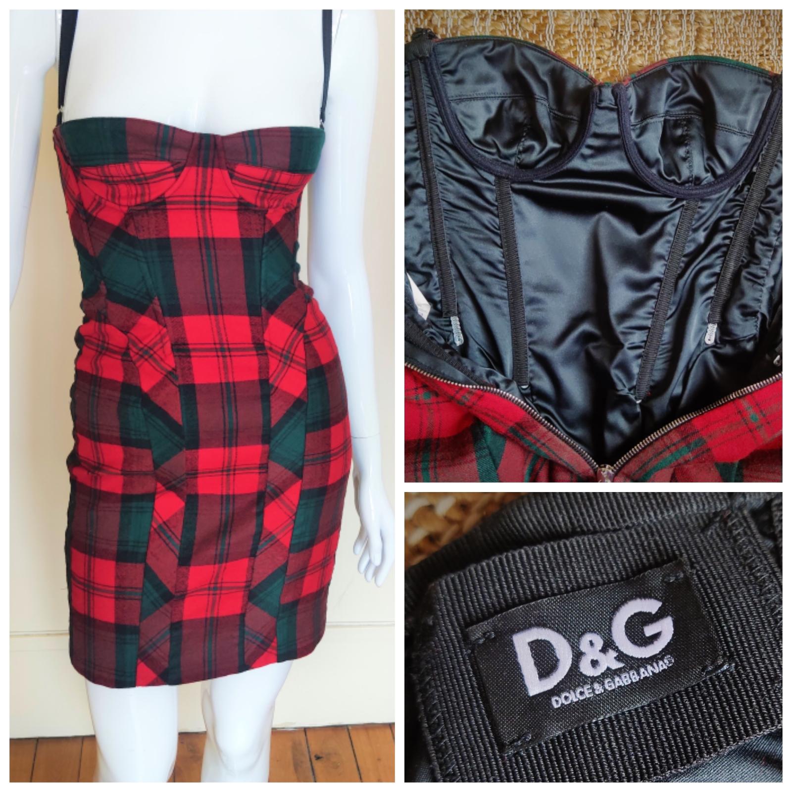 Tartan bustier dress by Dolce and Gabbana!
With metal fishbone. 
It can be worn with the straps and without.

EXCELLENT condition!

SIZE
XS.
Marked size: Italian 38. 
Length: 84 cm / 33.1 inch
Bust: 34 cm / 13.4 inch
Waist: 28 cm / 11 inch
Hip: 41