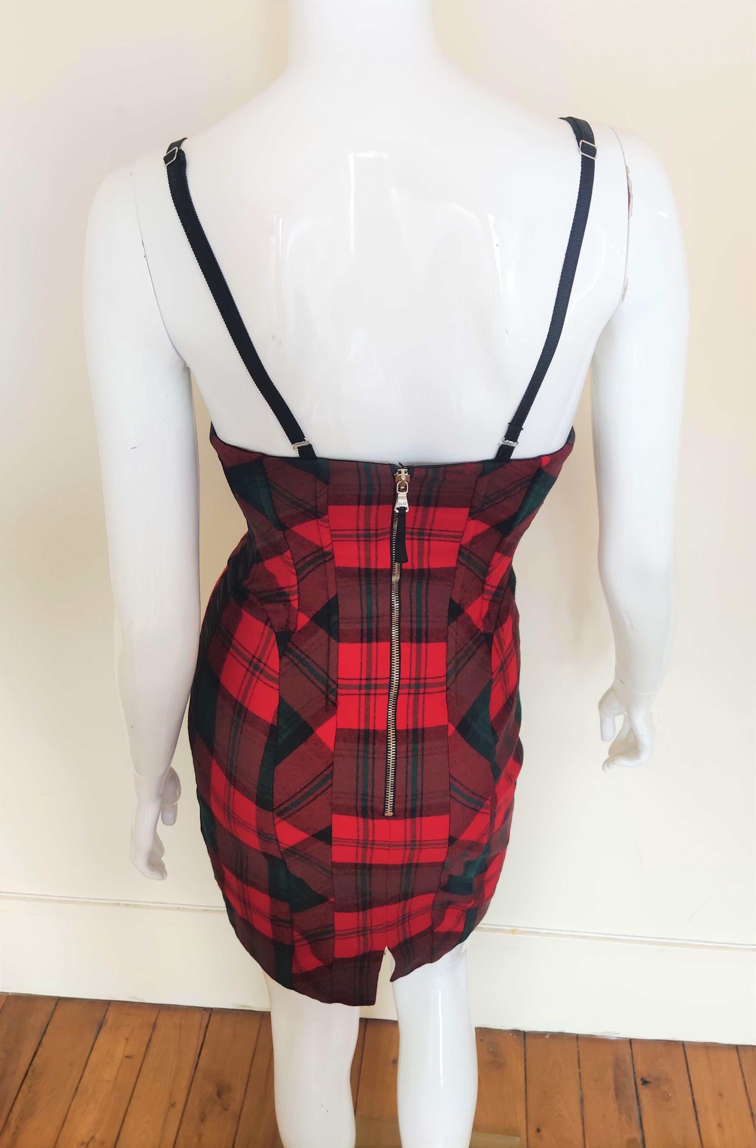 D&G Dolce and Gabbana Tartan Plaid Pattern Bustier Cocktail Top Corset Dress In Excellent Condition For Sale In PARIS, FR