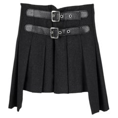 D&G Dolce & Gabbana FW 2003 Plissierter Minirock mit Schnalle IT 28/42