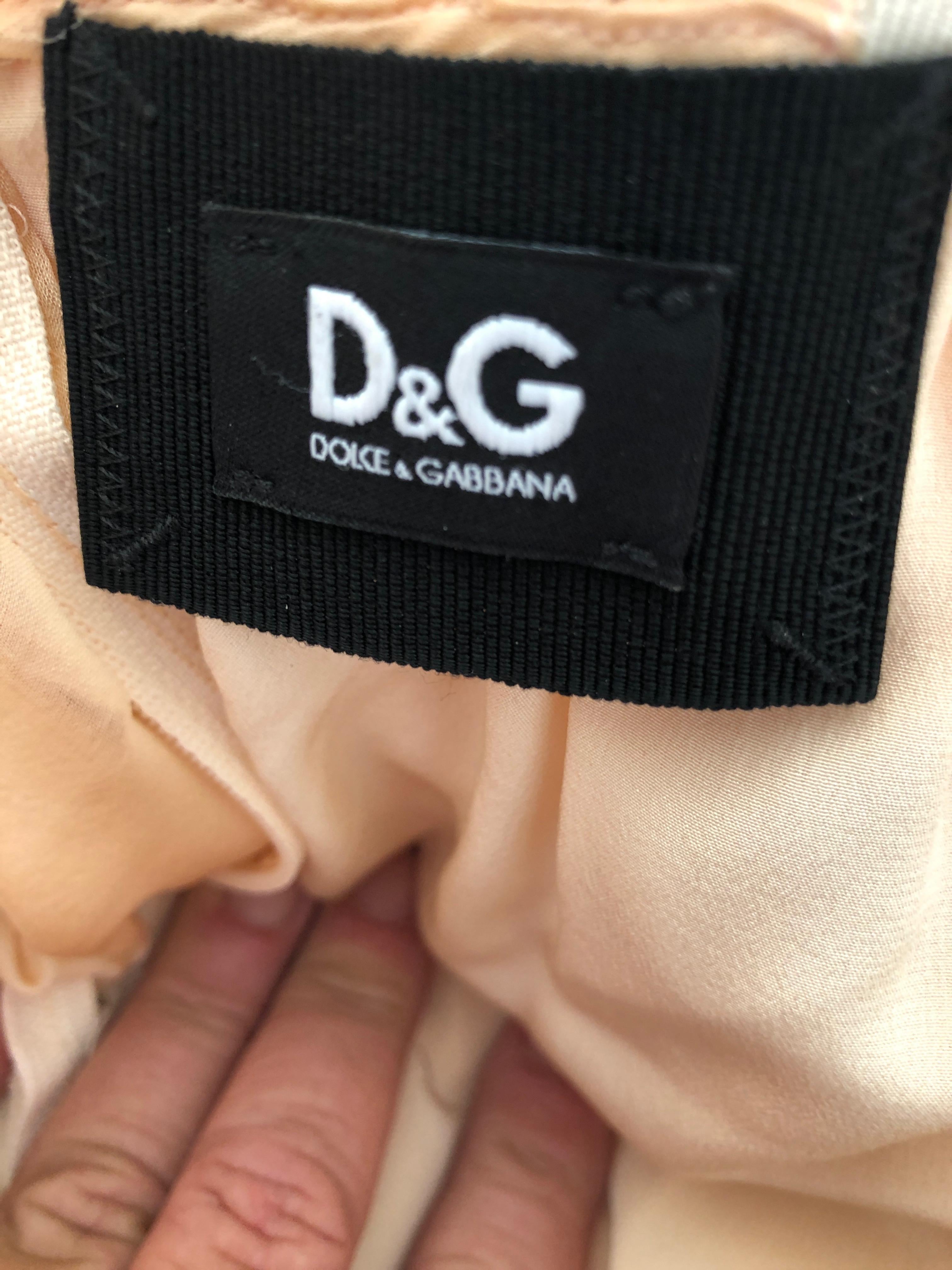 D&G Dolce & Gabbana Romantic Apricot Pink Silk Flowing Low Cut Evening Dress  For Sale 4