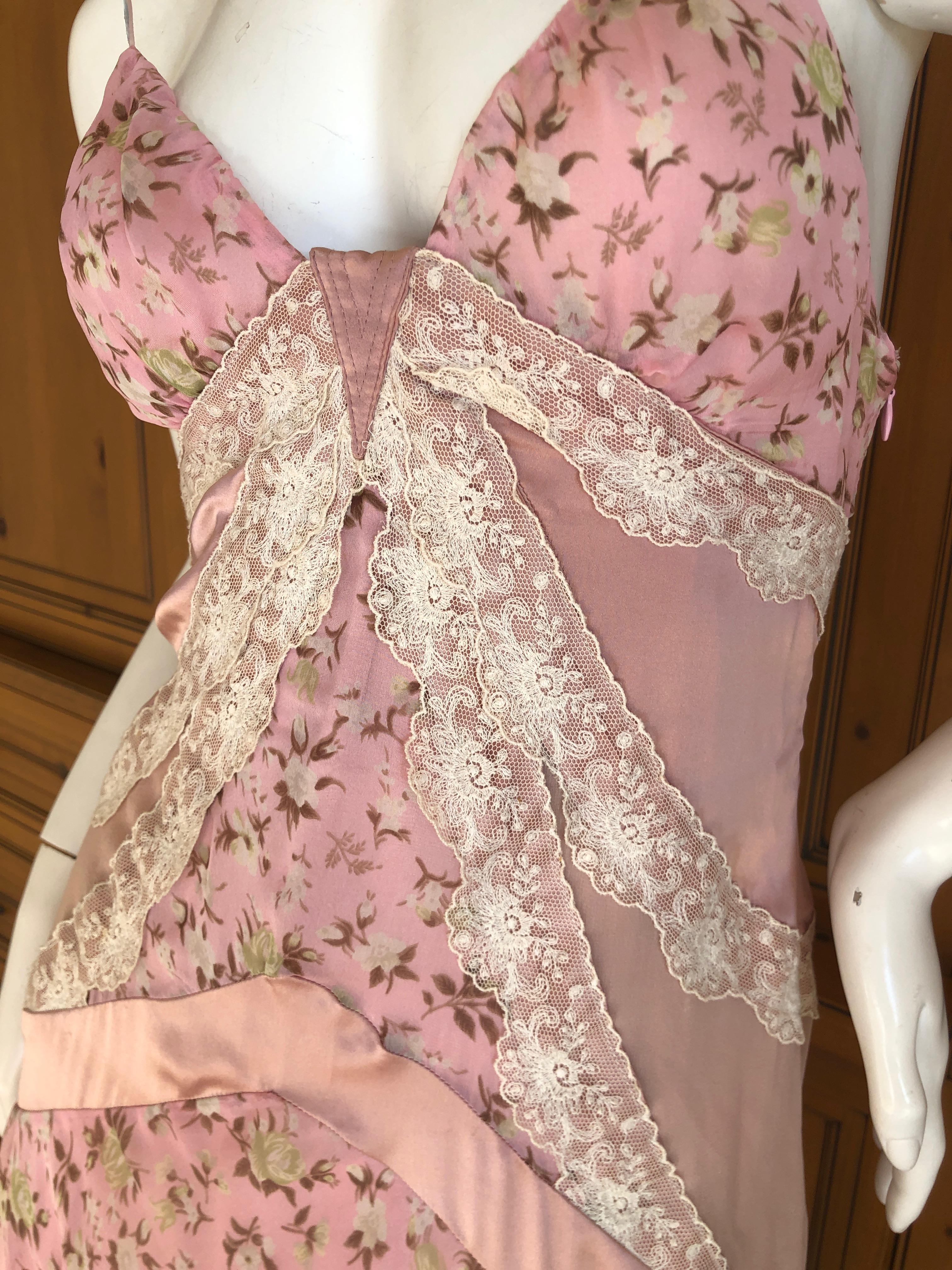 D&G Dolce & Gabbana Romantic Pink Silk Dress with Lace Details In Excellent Condition For Sale In Cloverdale, CA
