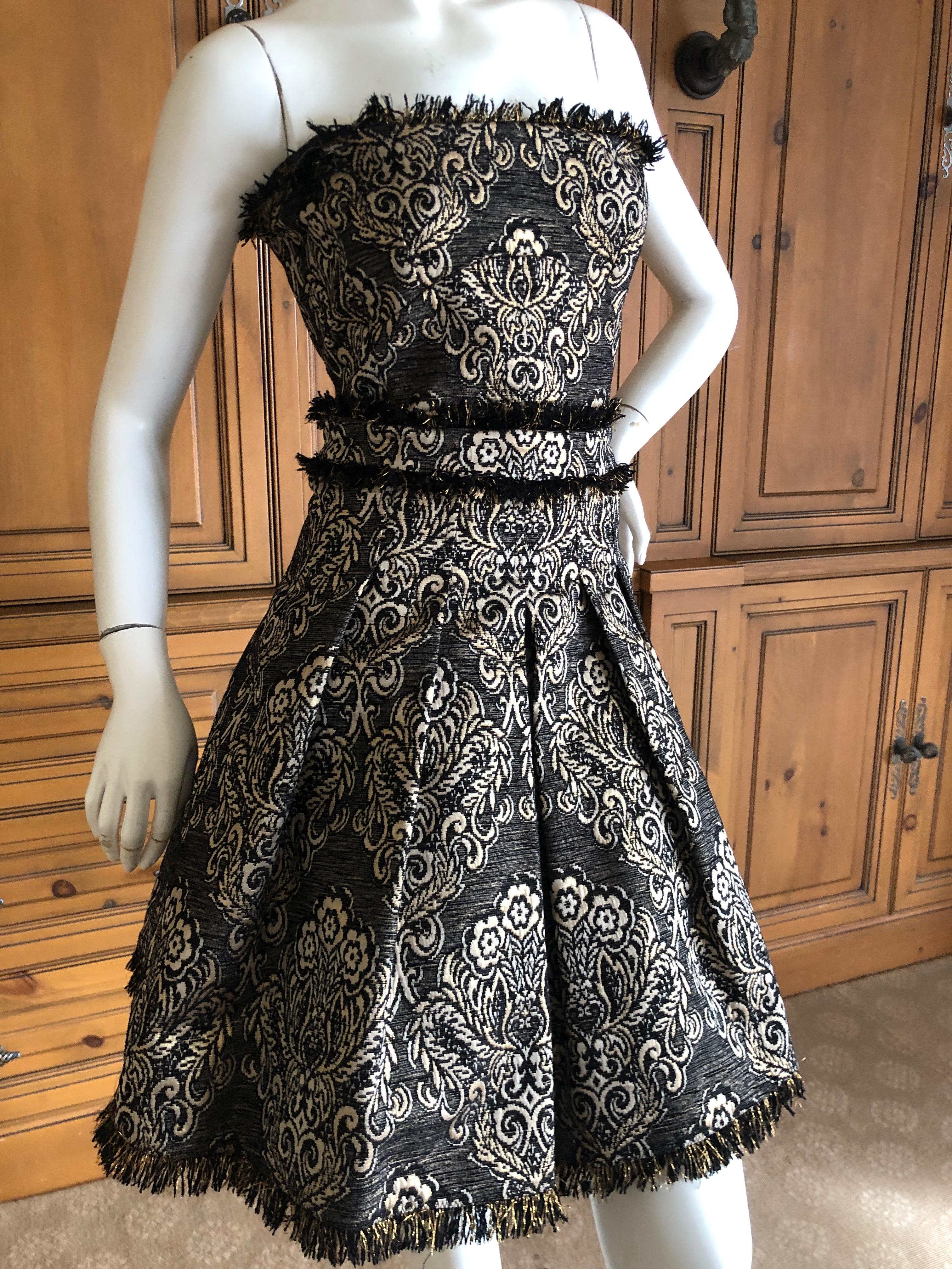 D&G Dolce & Gabbana Vintage Tapestry Print Mini Dress w Full Corset Lining Sz 46 In Excellent Condition For Sale In Cloverdale, CA