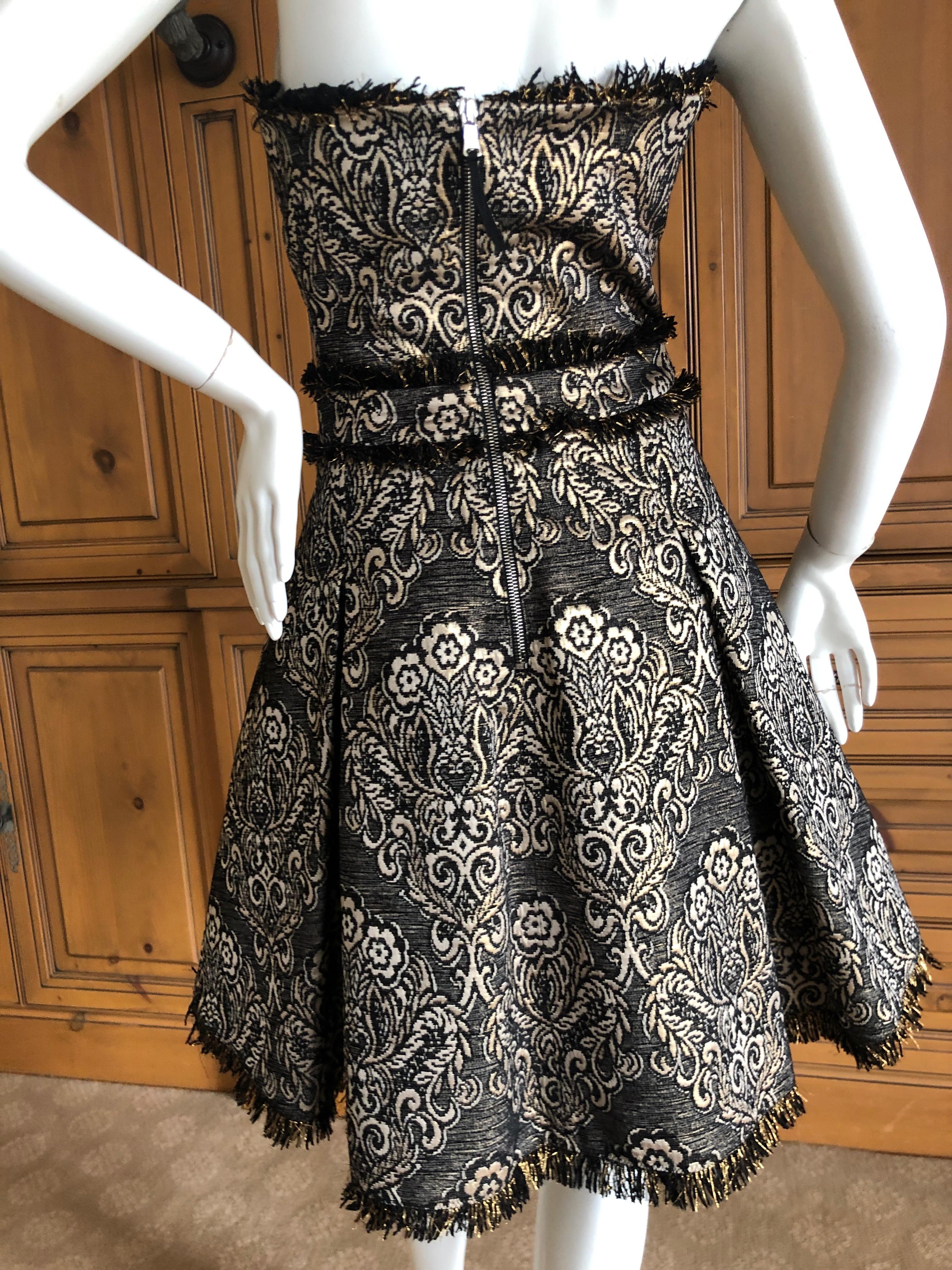 D&G Dolce & Gabbana Vintage Tapestry Print Mini Dress w Full Corset Lining Sz 46 For Sale 2