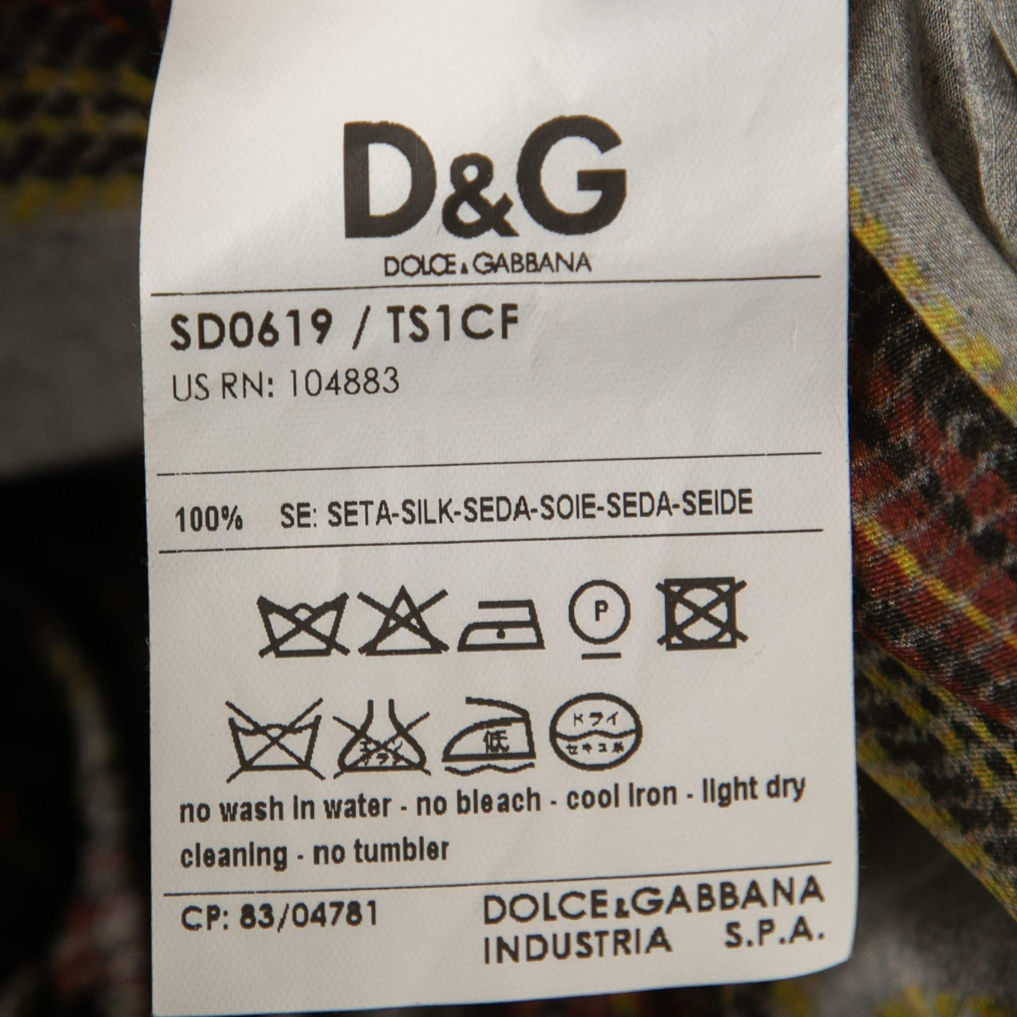 D&G Grey Checked Chiffon Silk Ruffled Tiered Maxi Dress M In Excellent Condition For Sale In Dubai, Al Qouz 2