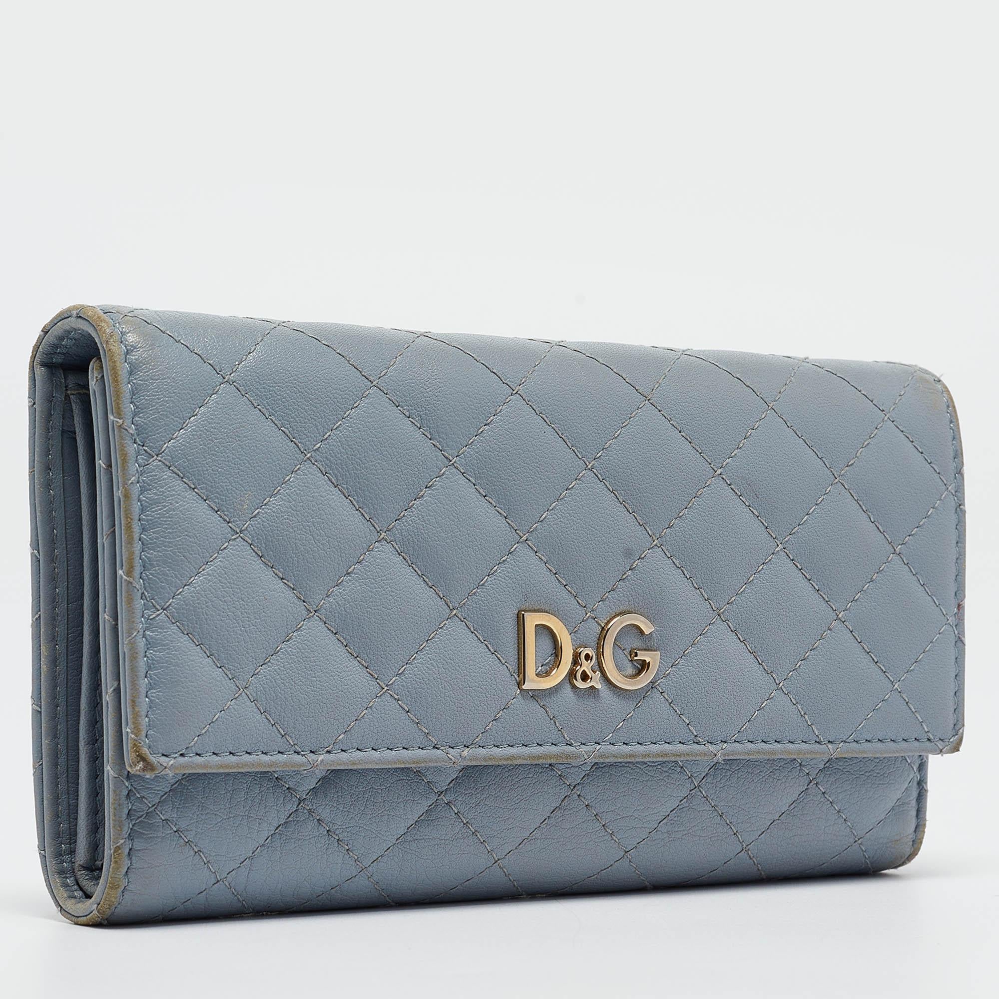 D&G Light Blue Quilted Leather Continental Wallet For Sale 2