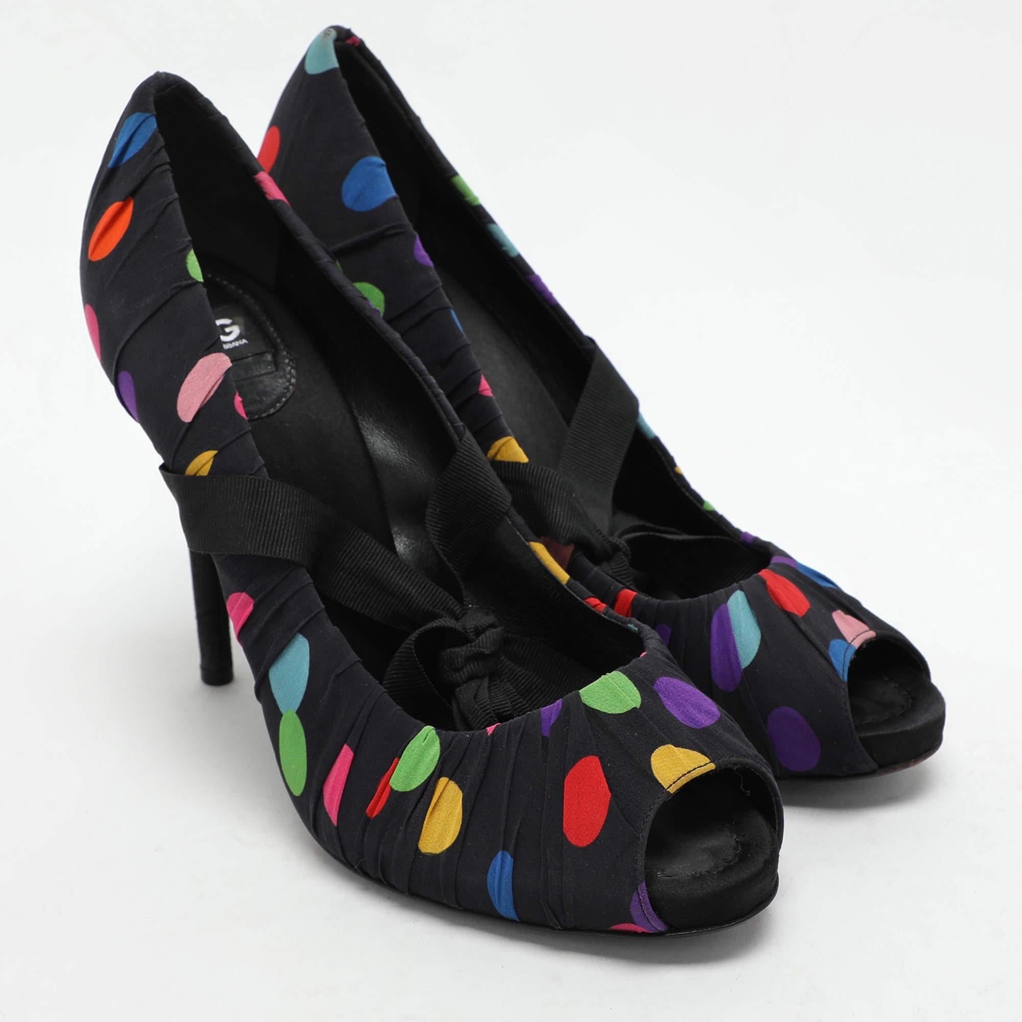 D&G escarpins à bout ouvert en tissu multicolore taille 41 Bon état - En vente à Dubai, Al Qouz 2