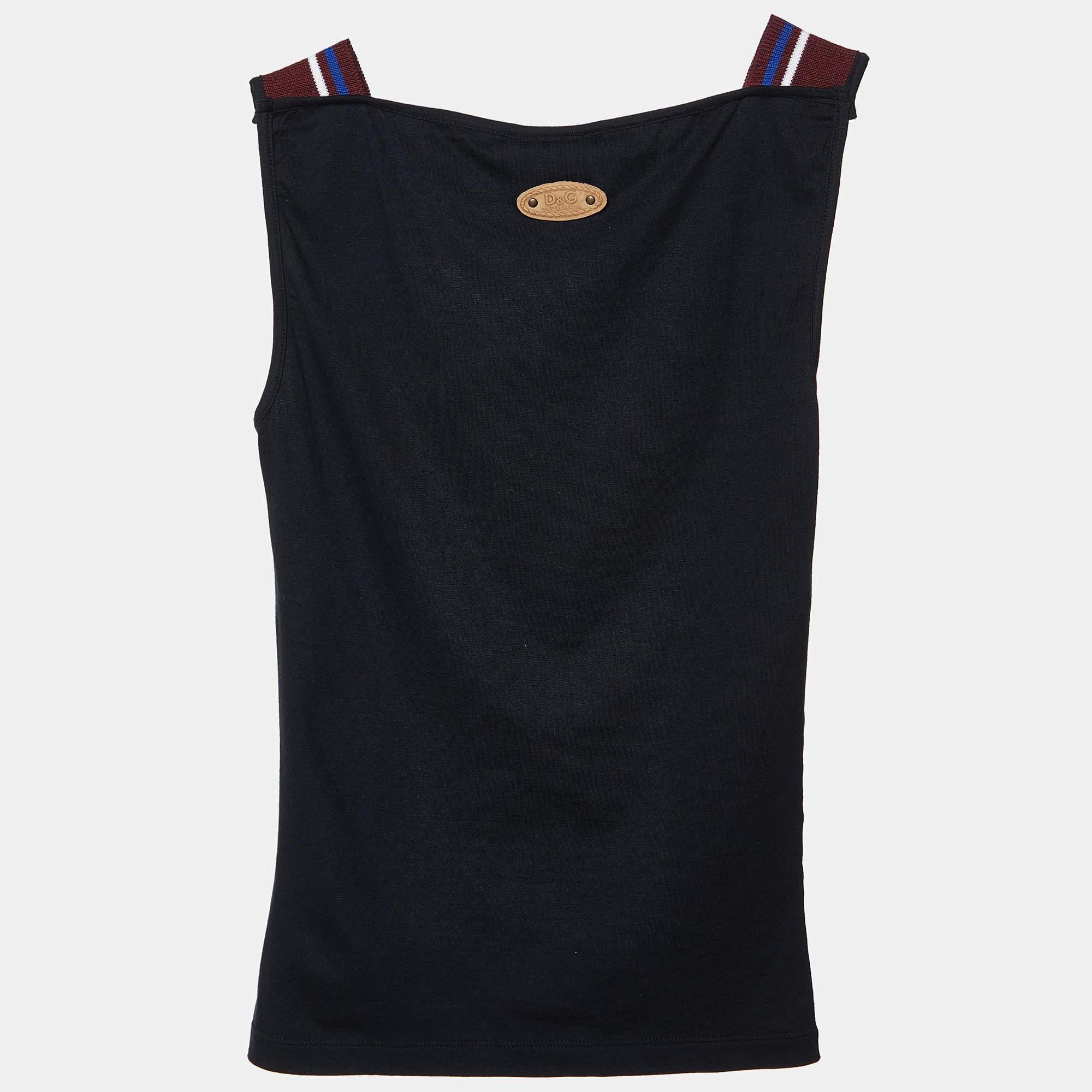 Este top de diseño te aportará estilo y comodidad. Confeccionado con el mejor tejido  la creación se ha detallado enormemente. Combínalo con una falda y tacones.