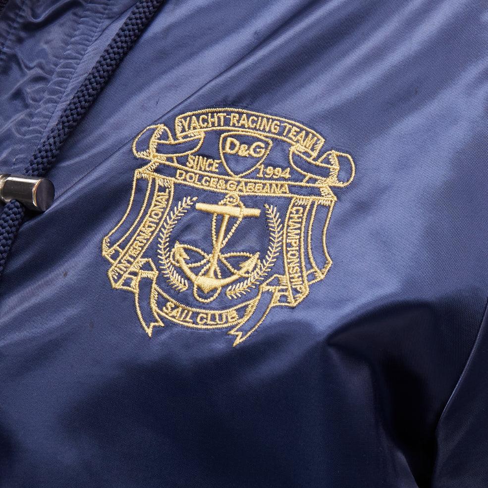 D&G navy nylon grey cotton lined gold varsity logo hooded zip up IT46 S
Reference: JSLE/A00114
Brand: D&G
Designer: Domenico Dolce and Stefano Gabbana
Material: Polyamide, Cotton
Color: Blue, Grey
Pattern: Solid
Closure: Zip
Lining: Grey Cotton
Made