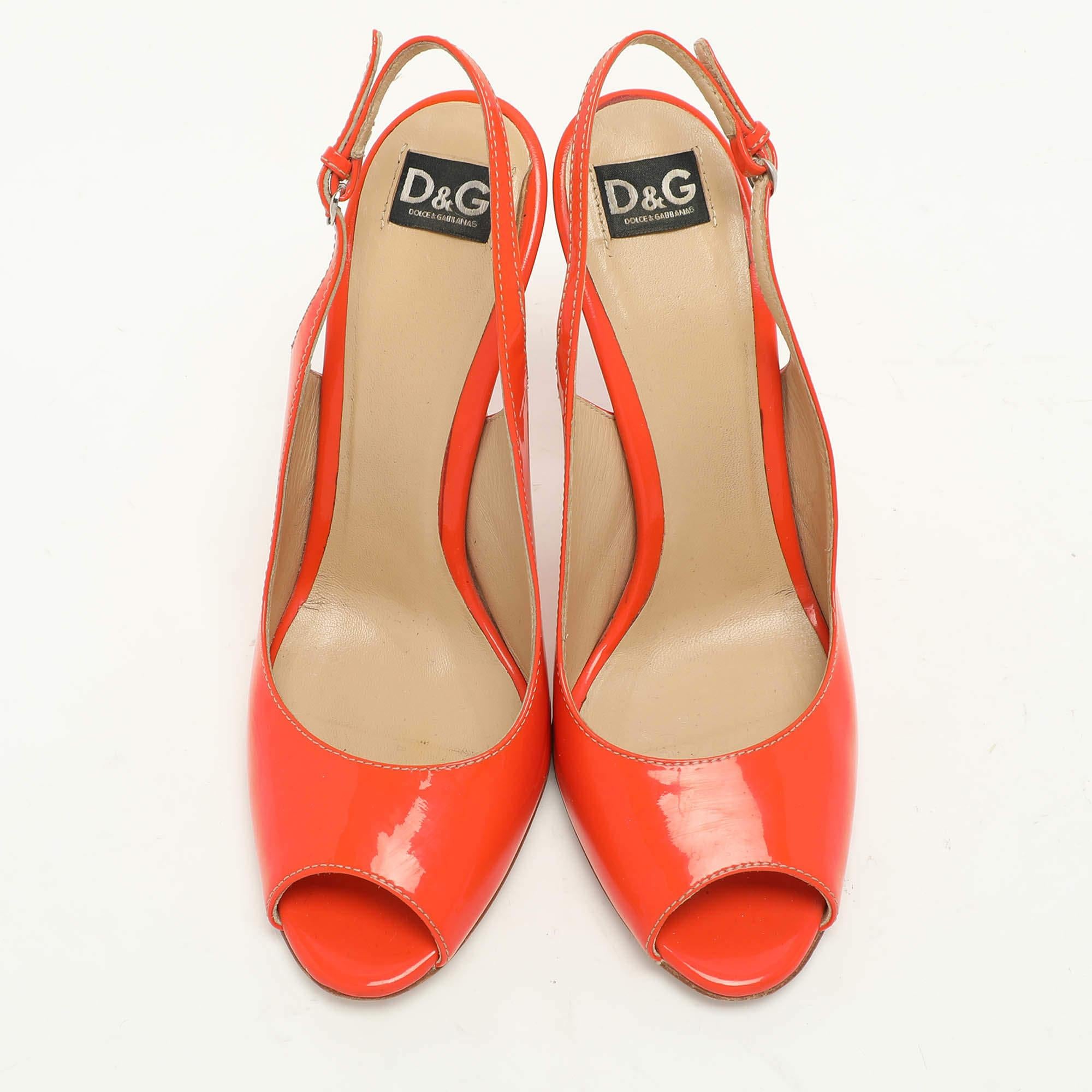 D&G Orangefarbene Peep Toe Slingback-Sandalen aus Lackleder Größe 38 im Zustand „Gut“ im Angebot in Dubai, Al Qouz 2