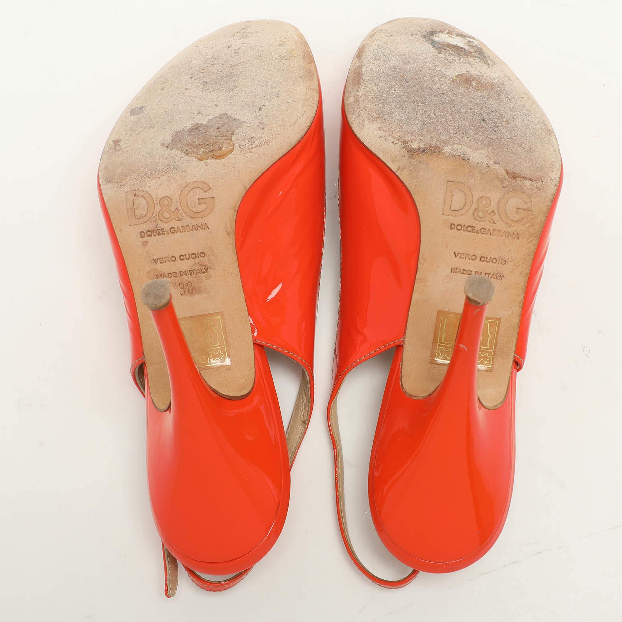 D&G Orangefarbene Peep Toe Slingback-Sandalen aus Lackleder Größe 38 im Angebot 2