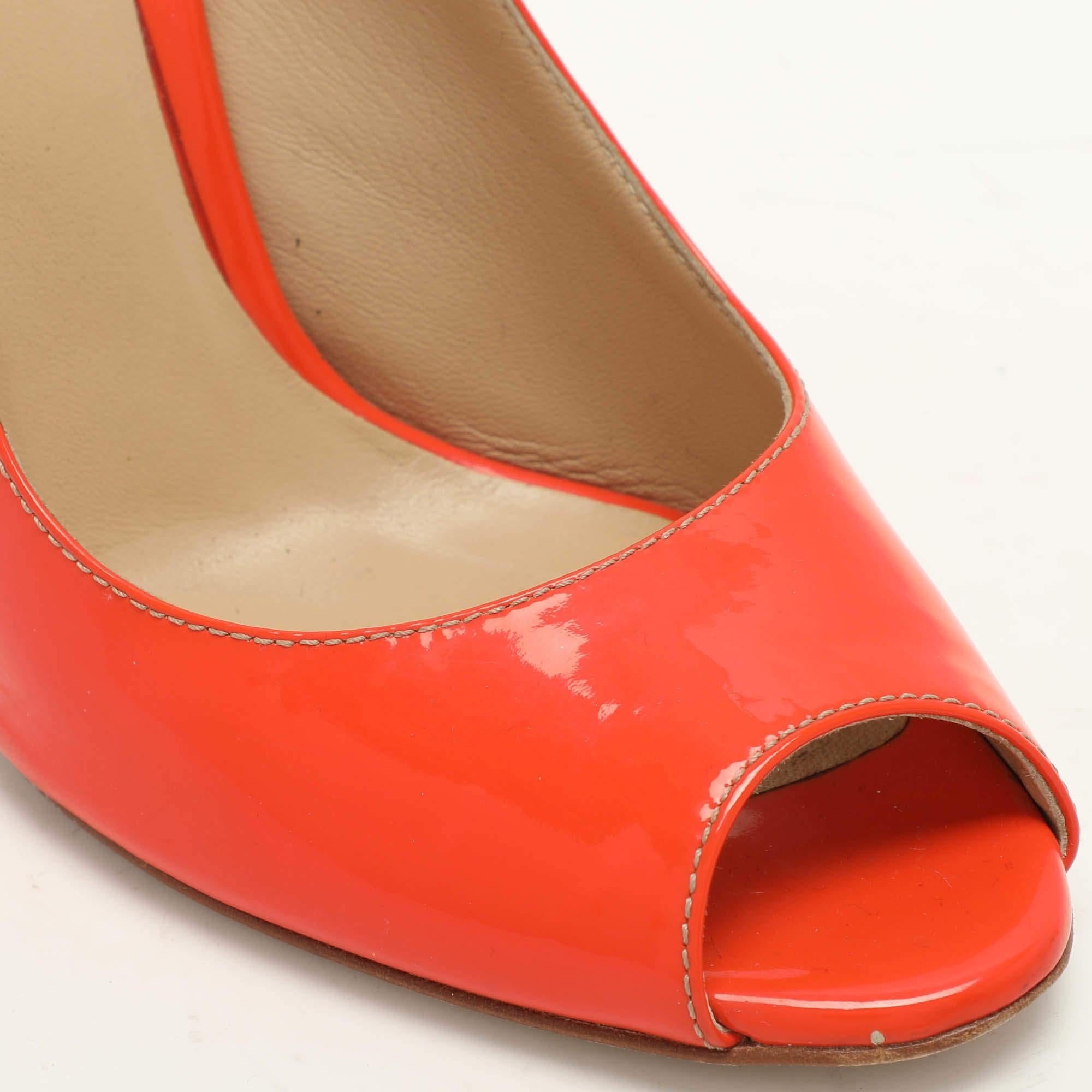 D&G Orangefarbene Peep Toe Slingback-Sandalen aus Lackleder Größe 38 im Angebot 3