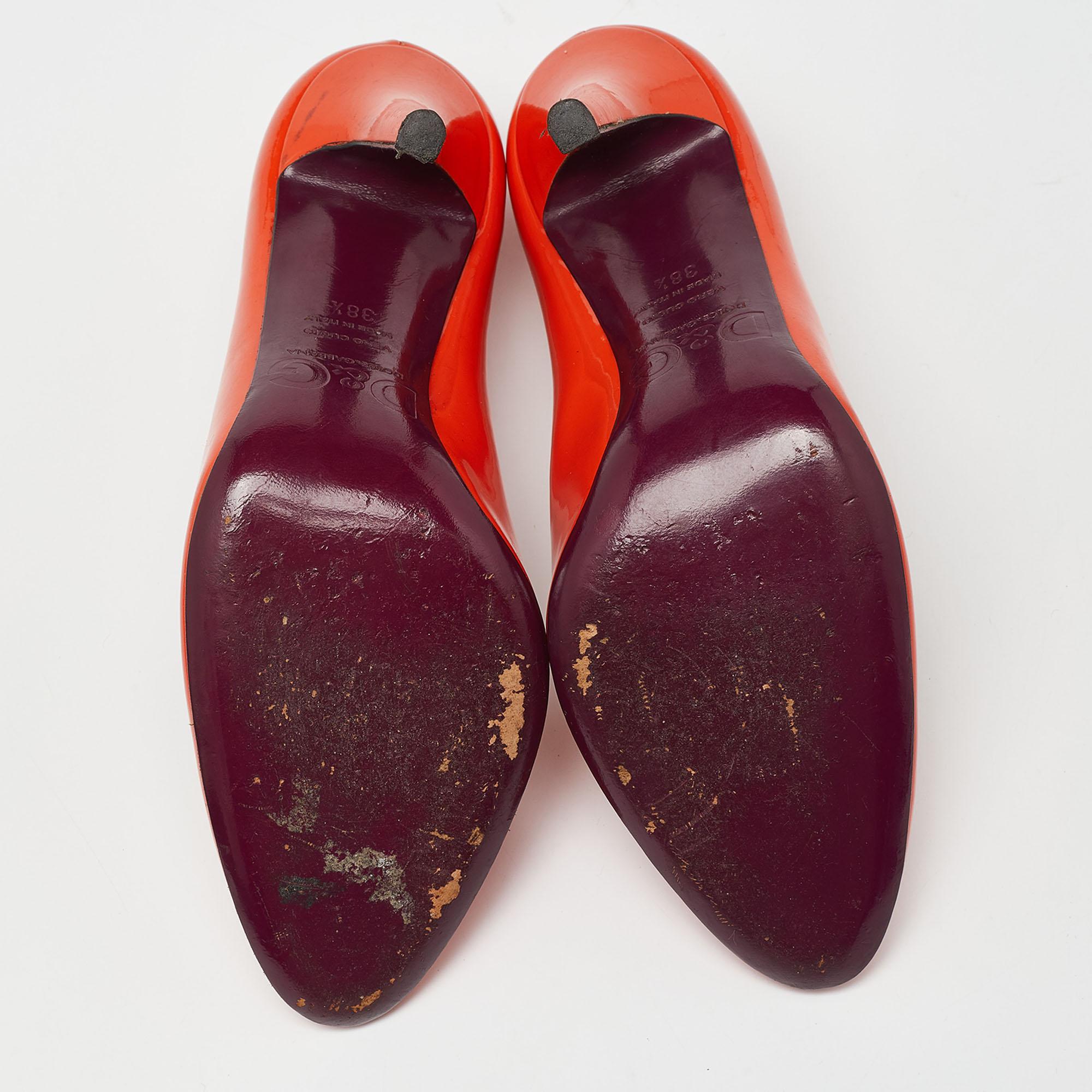 D&G Orange Patent Leather Round Toe Pumps Size 38.5 For Sale 1