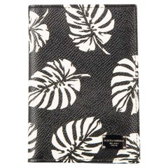 D&G - Portefeuille à cartes en cuir dauphin imprimé Palms avec plaque de logo noir et blanc