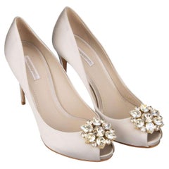 D&G Pearl Silk Peep Toe Pumps BETTE with Crystal Brooch White 39.5 9.5