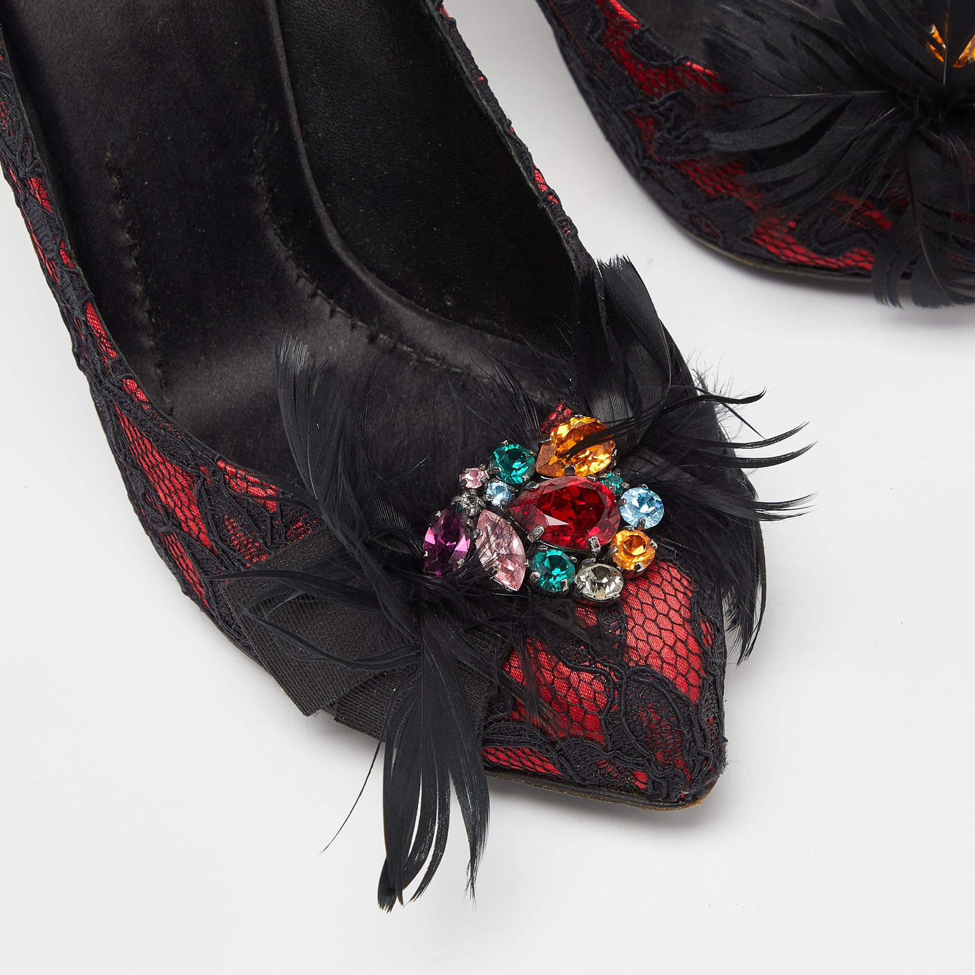 D&G Red/Black Feather and Crystal Embellished Lace and Satin Pumps Size 37.5 For Sale 3