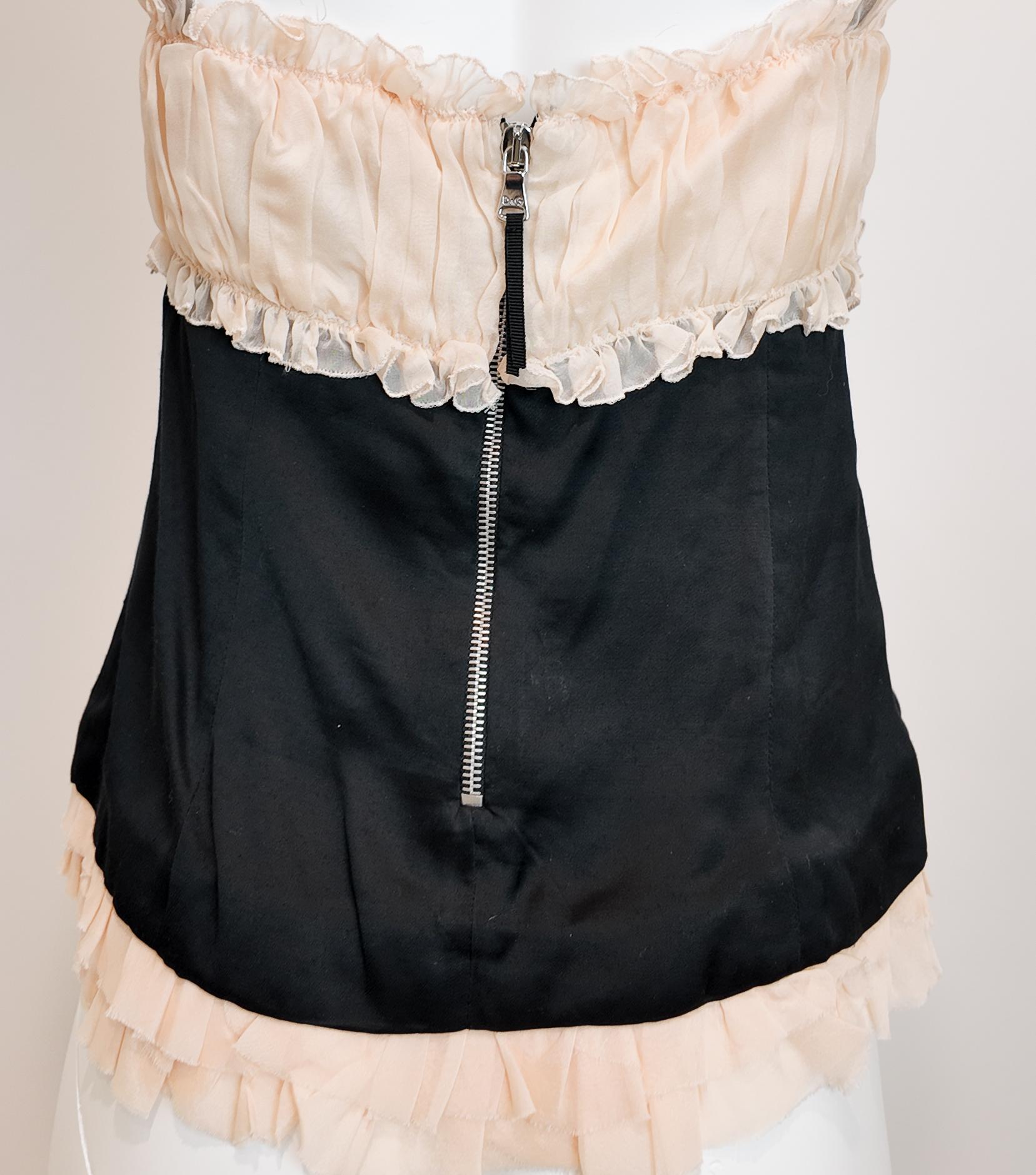Bustier nero in seta di D.G. con busto a rosa e bordi increspati in vendita 2