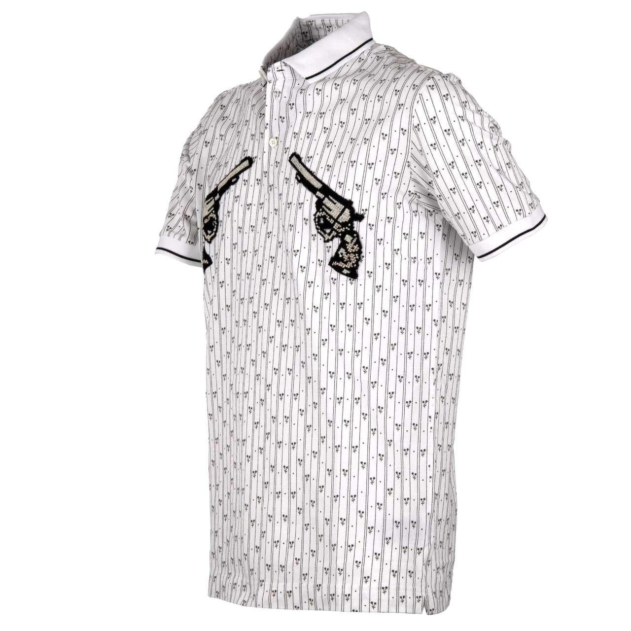 D&G Striped Cotton Polo Shirt with Embroidered Pistols White Black 44 In Excellent Condition For Sale In Erkrath, DE