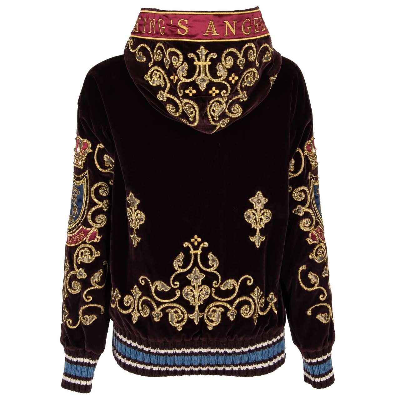 D&G Velvet Hoody Sweater with San Michele Crown King Embroidery Bordeaux Gold 44 In Excellent Condition For Sale In Erkrath, DE