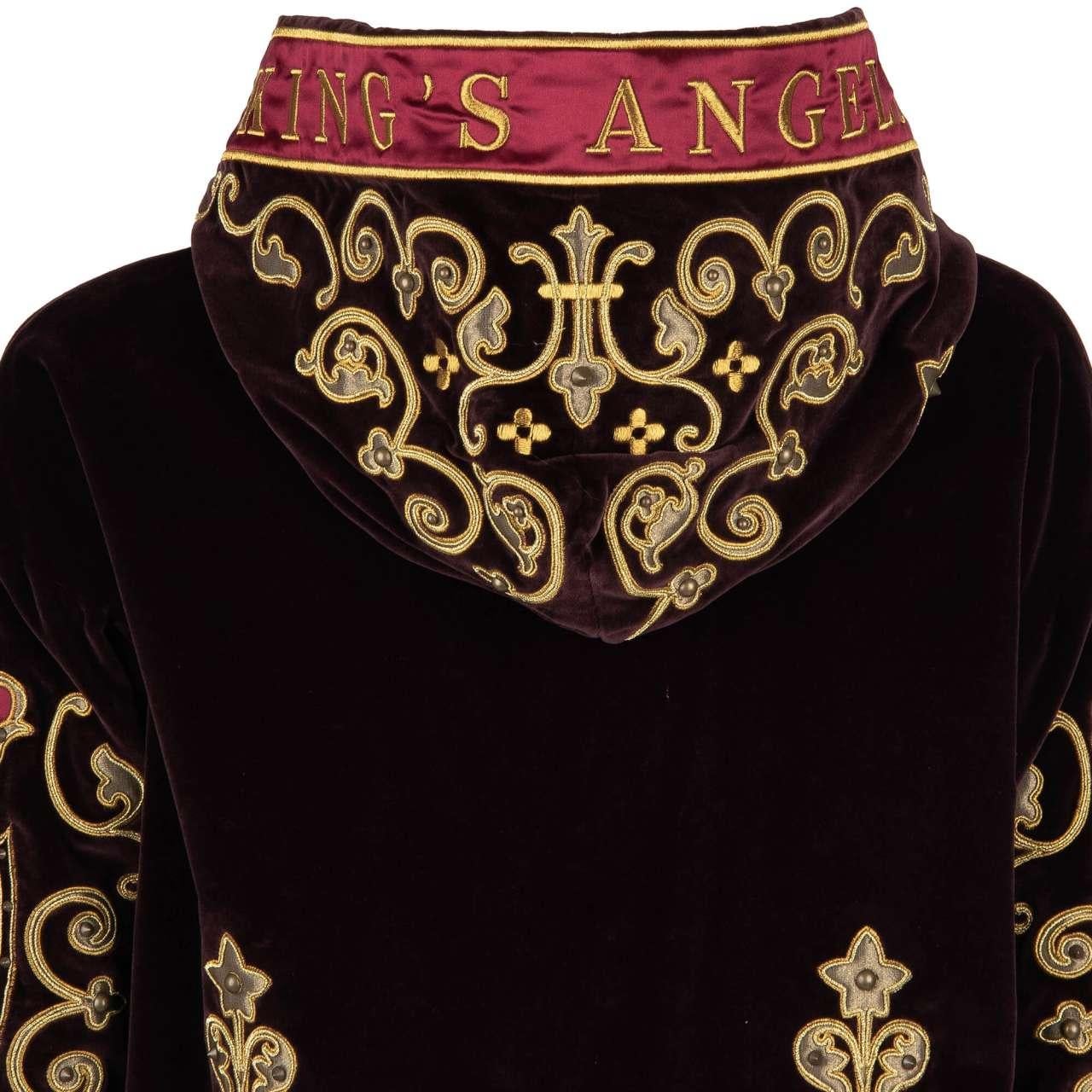D&G Velvet Hoody Sweater with San Michele Crown King Embroidery Bordeaux Gold 44 For Sale 3