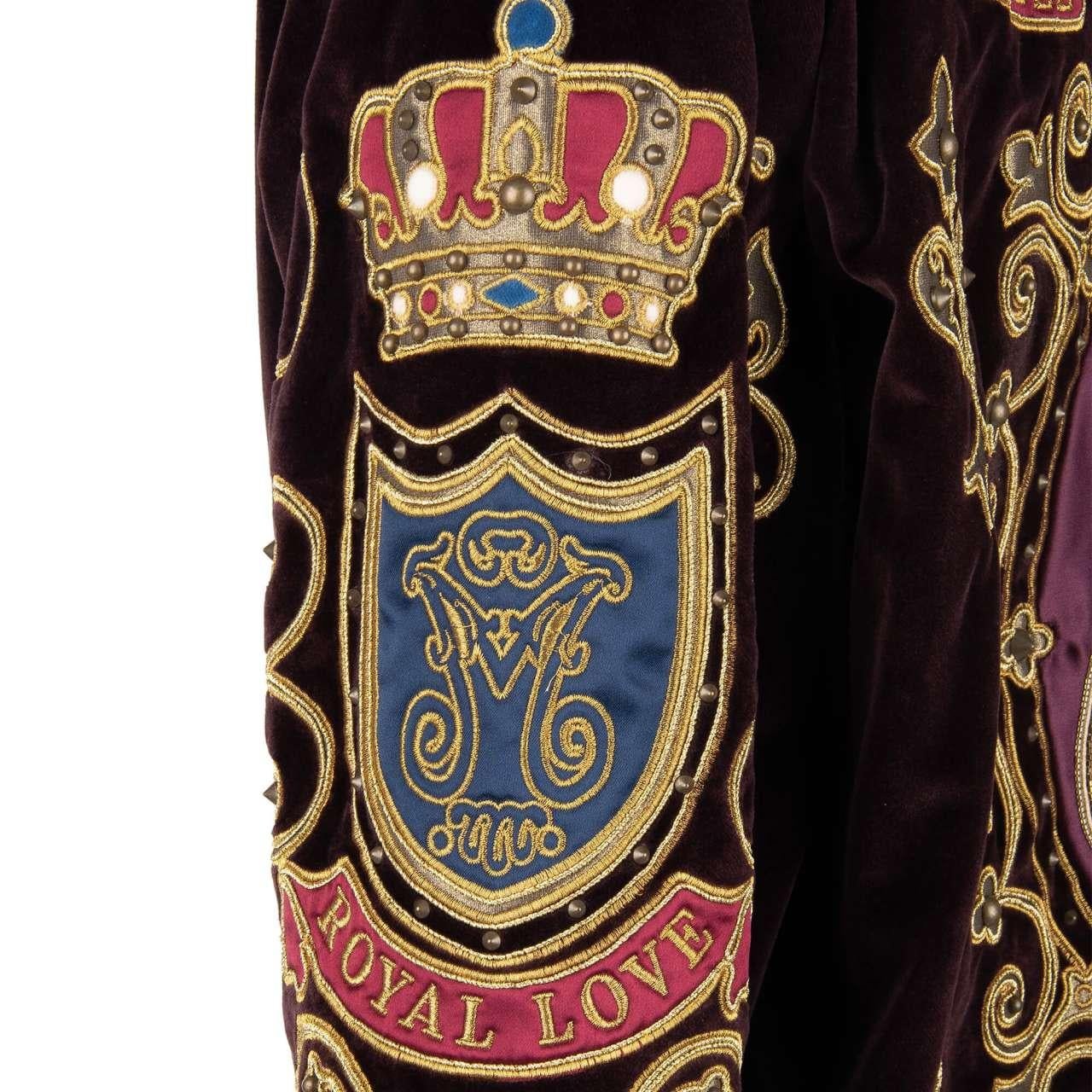 D&G Velvet Hoody Sweater with San Michele Crown King Embroidery Bordeaux Gold 44 For Sale 4