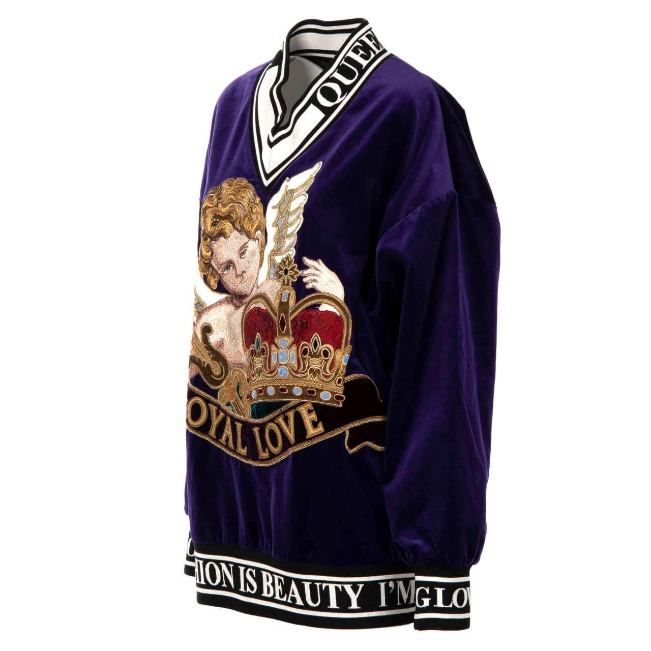 D&G Velvet Oversize Sweater with Angel Crown Embroidery Royal Love Purple IT 38 In Excellent Condition For Sale In Erkrath, DE