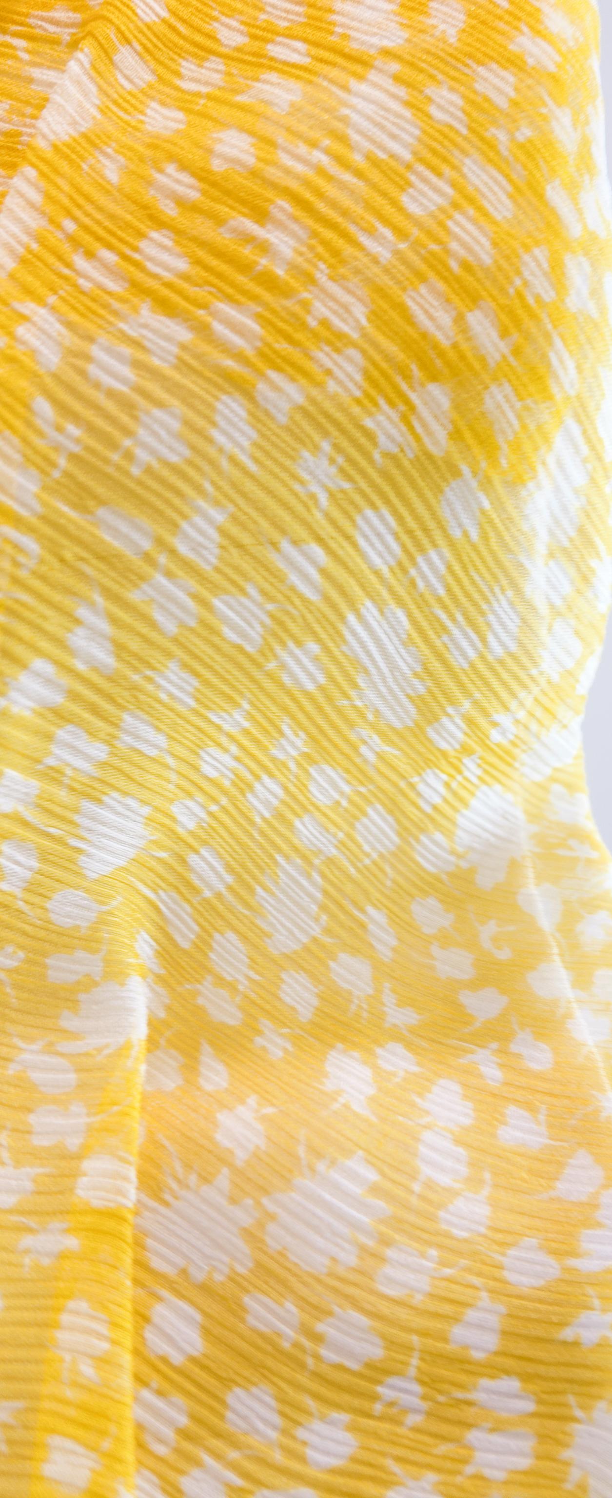 D.G. Corset en mousseline froncée imprimée jaune en vente 3