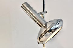 Lámpara de pie metálica cromada DGBM