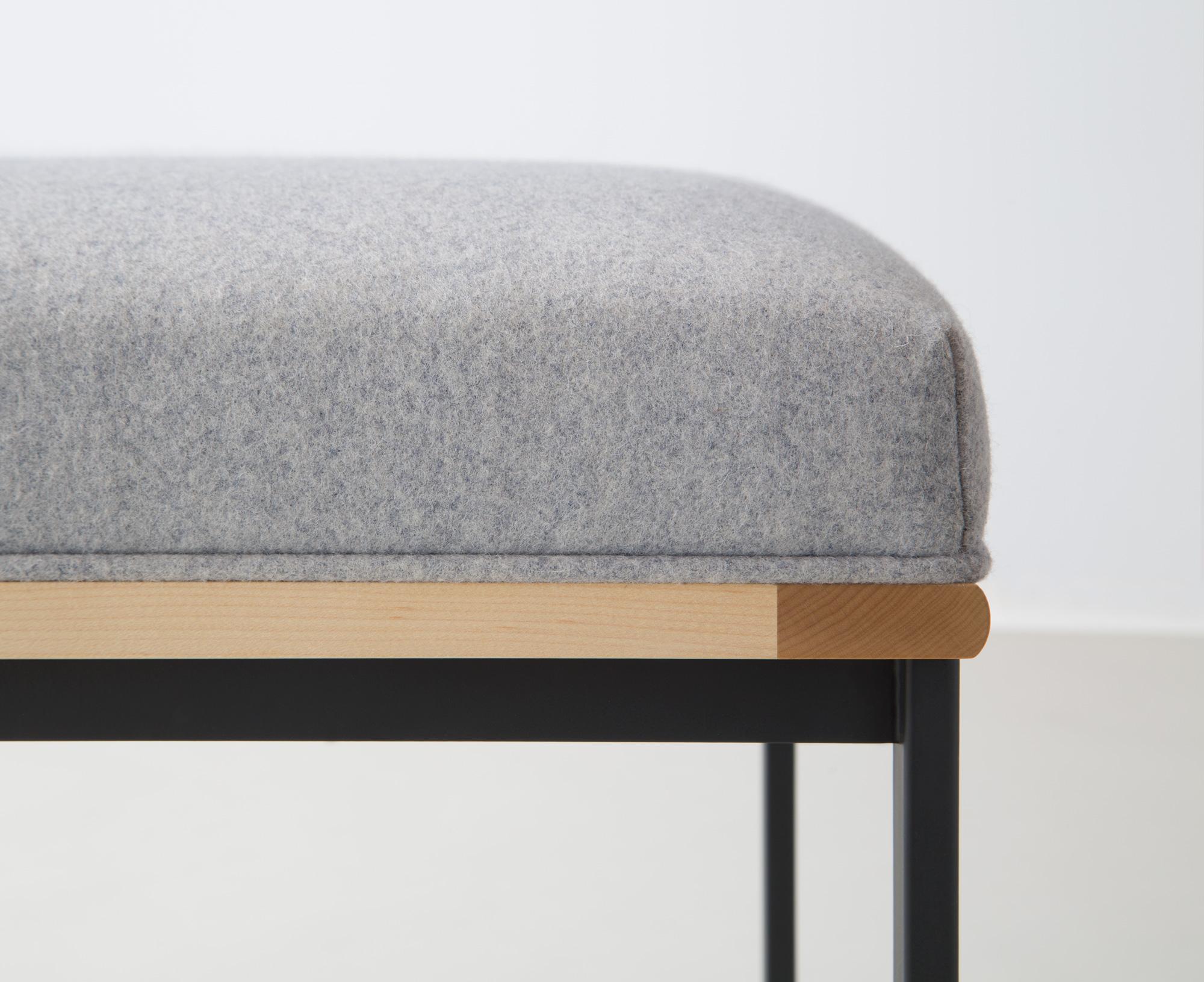 Fait main Tabouret de salle à manger DGD, rembourrage en feutre, bouclé ou COM, fabriqué aux États-Unis