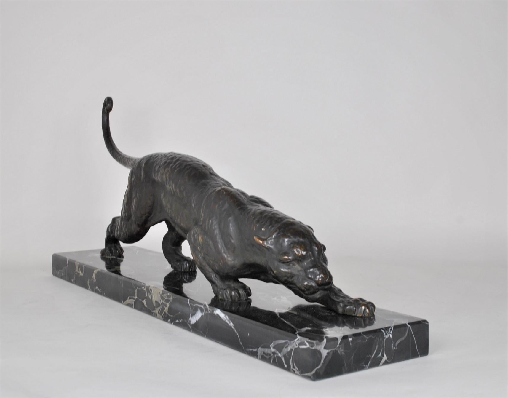 Dh Chiparus, Panther on the Lookout, Rare Bronze Model, Signed, Art Deco, 20th C For Sale 1