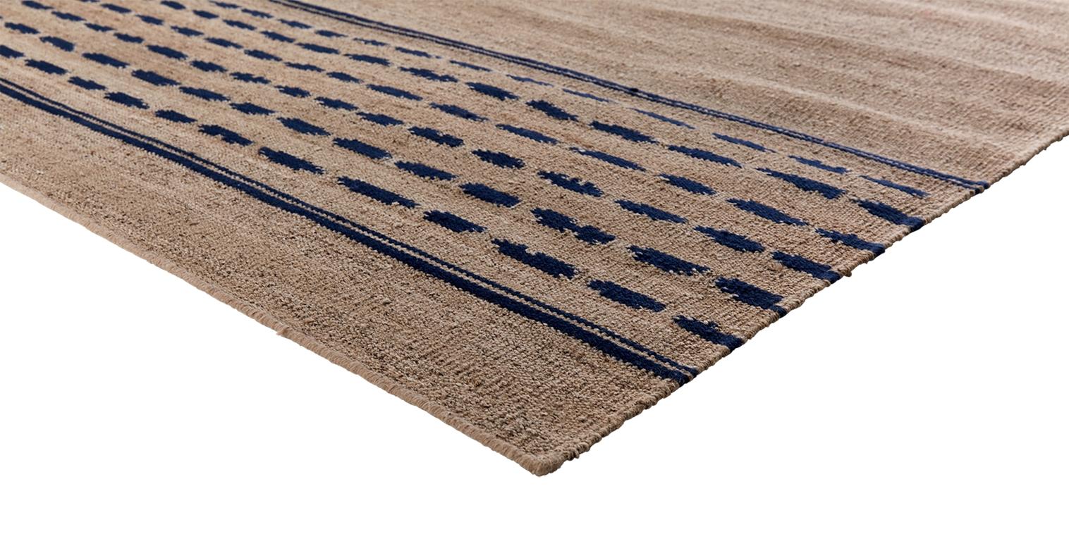 Nepalese 'Dhanu' Rug hand-knotted in sustainable Wool and Allo, 170 x 240 cm For Sale