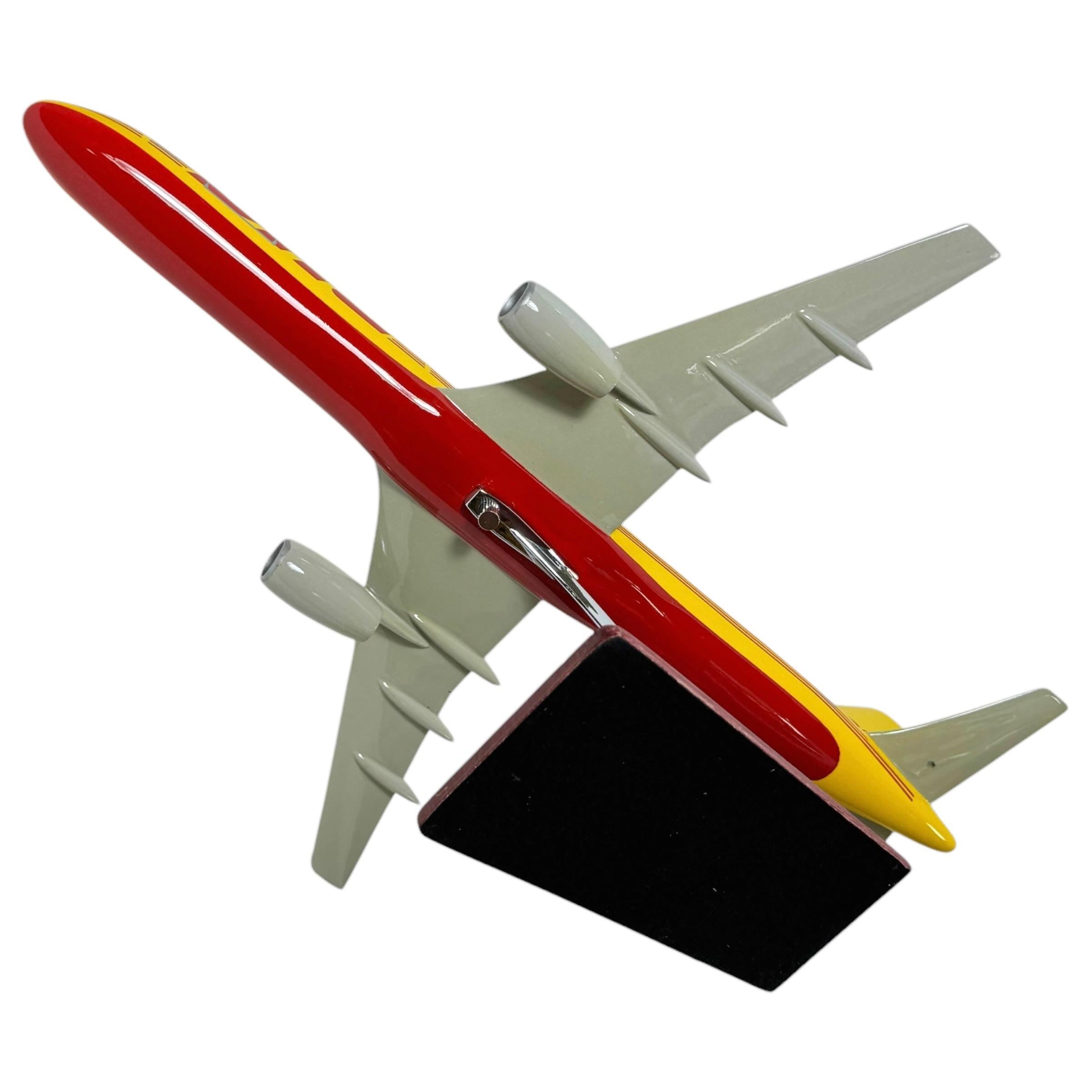 DHL - EAT Trasporto aereo europeo Modello in scala Boeing B757-200 G-BIKM in vendita 4