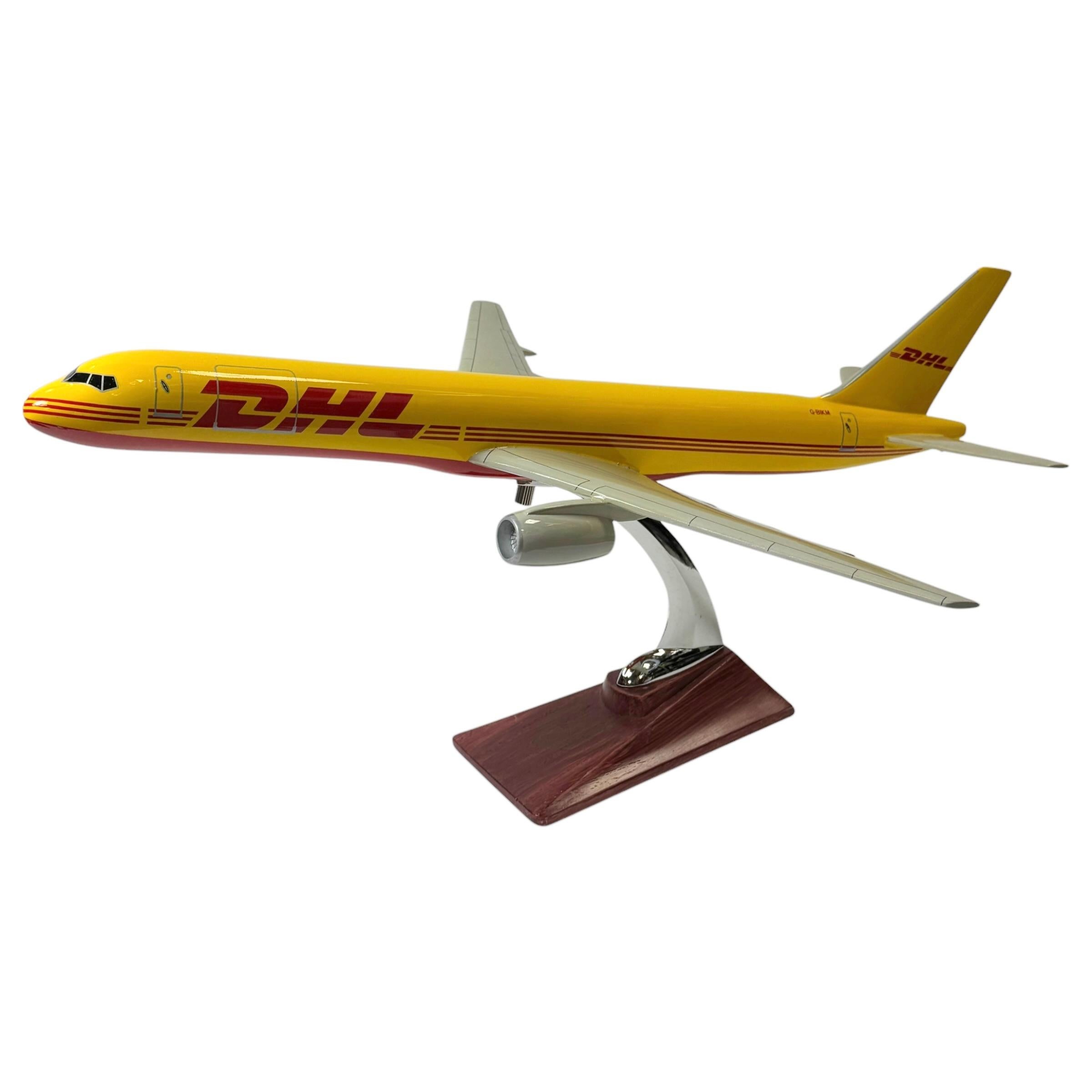 Fatto a mano DHL - EAT Trasporto aereo europeo Modello in scala Boeing B757-200 G-BIKM in vendita