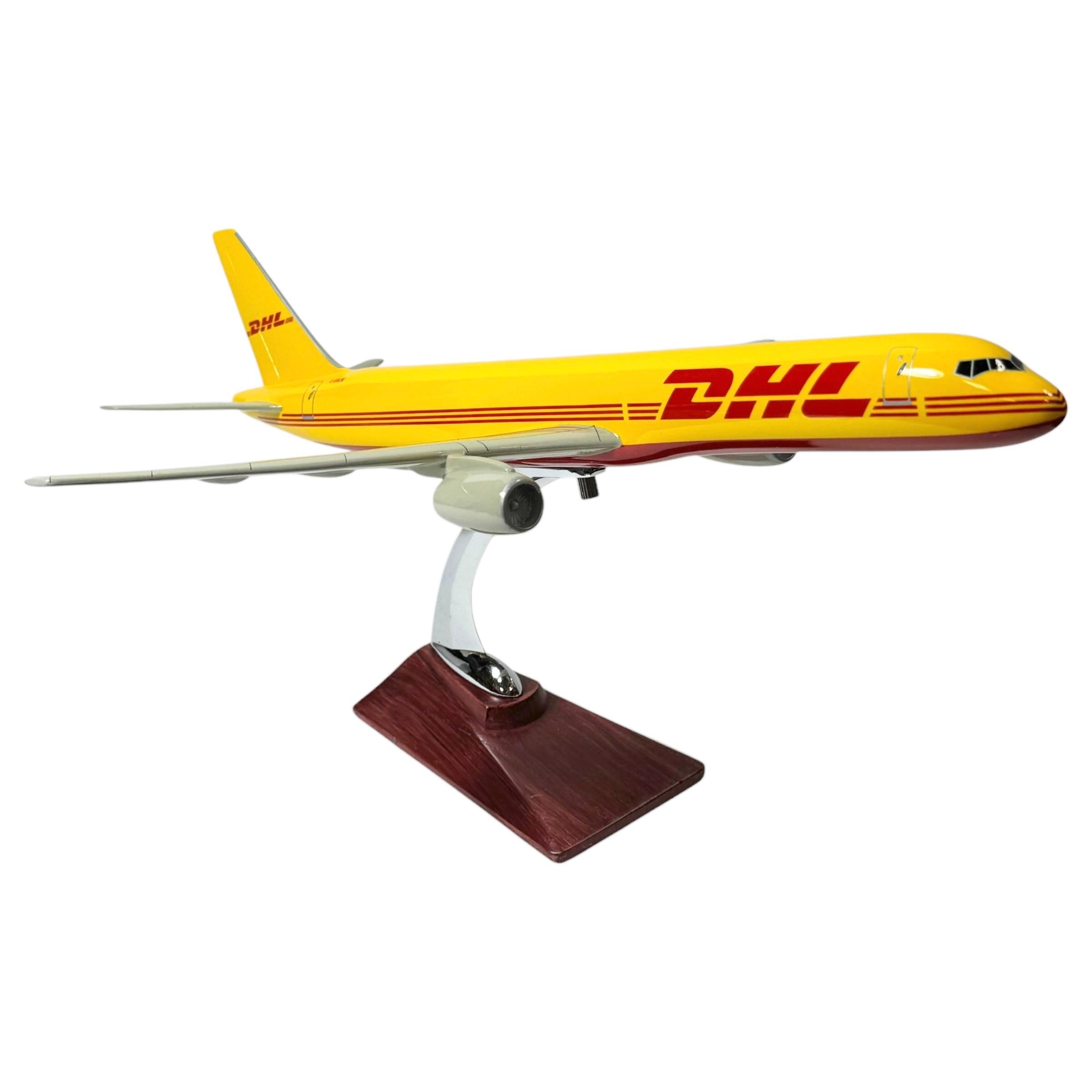 XX secolo DHL - EAT Trasporto aereo europeo Modello in scala Boeing B757-200 G-BIKM in vendita