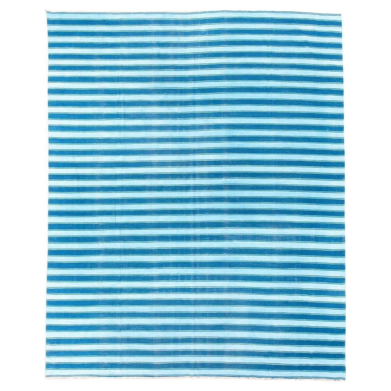 Dhurrie Carpet with Allover Denim Blue and White Stripes en venta
