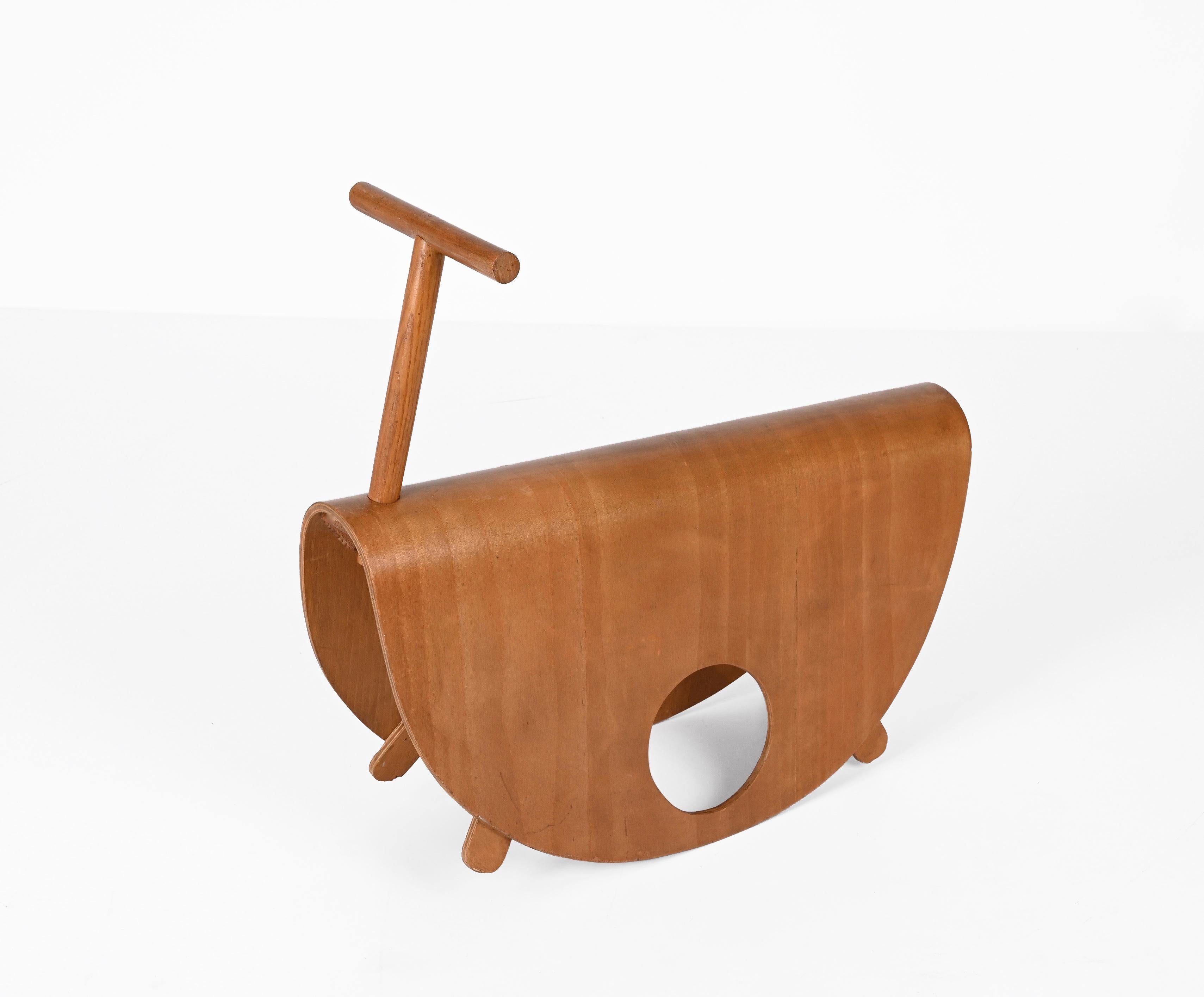 Di Giuli Peppe fauteuil à bascule «stolfo » pour enfants italiens en contreplaqué incurvé, 1979 en vente 10