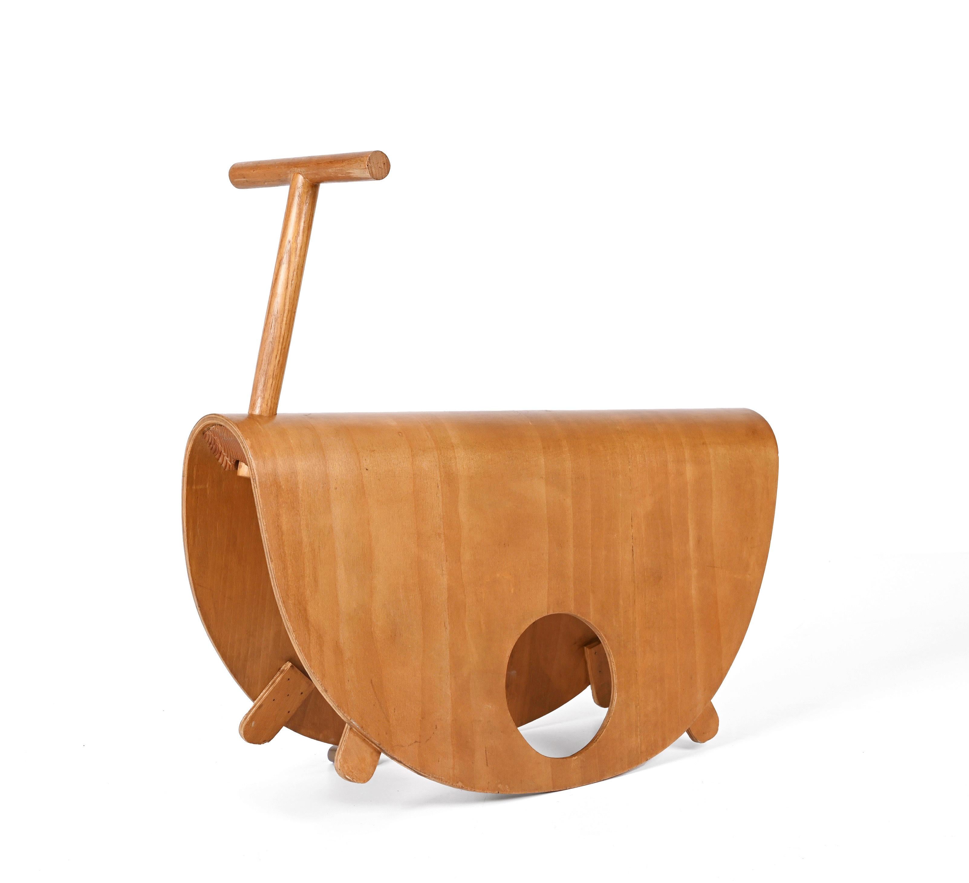 Di Giuli Peppe fauteuil à bascule «stolfo » pour enfants italiens en contreplaqué incurvé, 1979 en vente 13