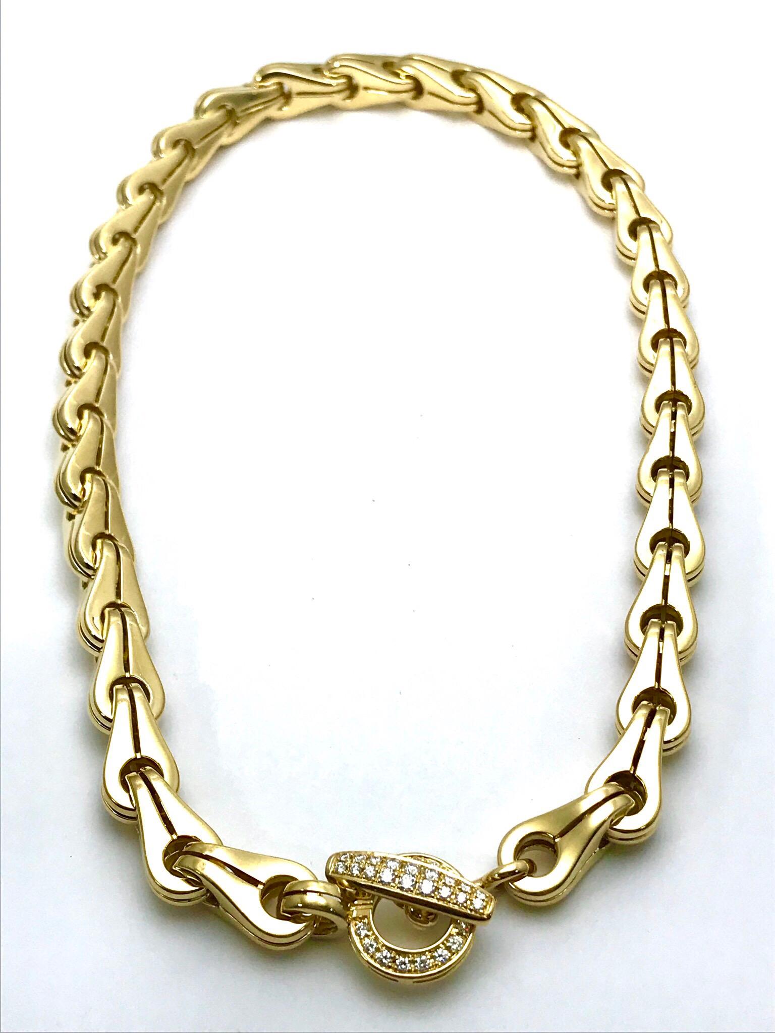 Dies ist ein fabelhaftes Di Modolo Tempia Diamant und 18 Karat Gelbgold Halskette.  Der Knebelverschluss der Halskette hat 34 runde Brillanten mit einem Gesamtgewicht von 0,52 Karat.  Alle Glieder sind aus massivem 18-karätigem Gelbgold und