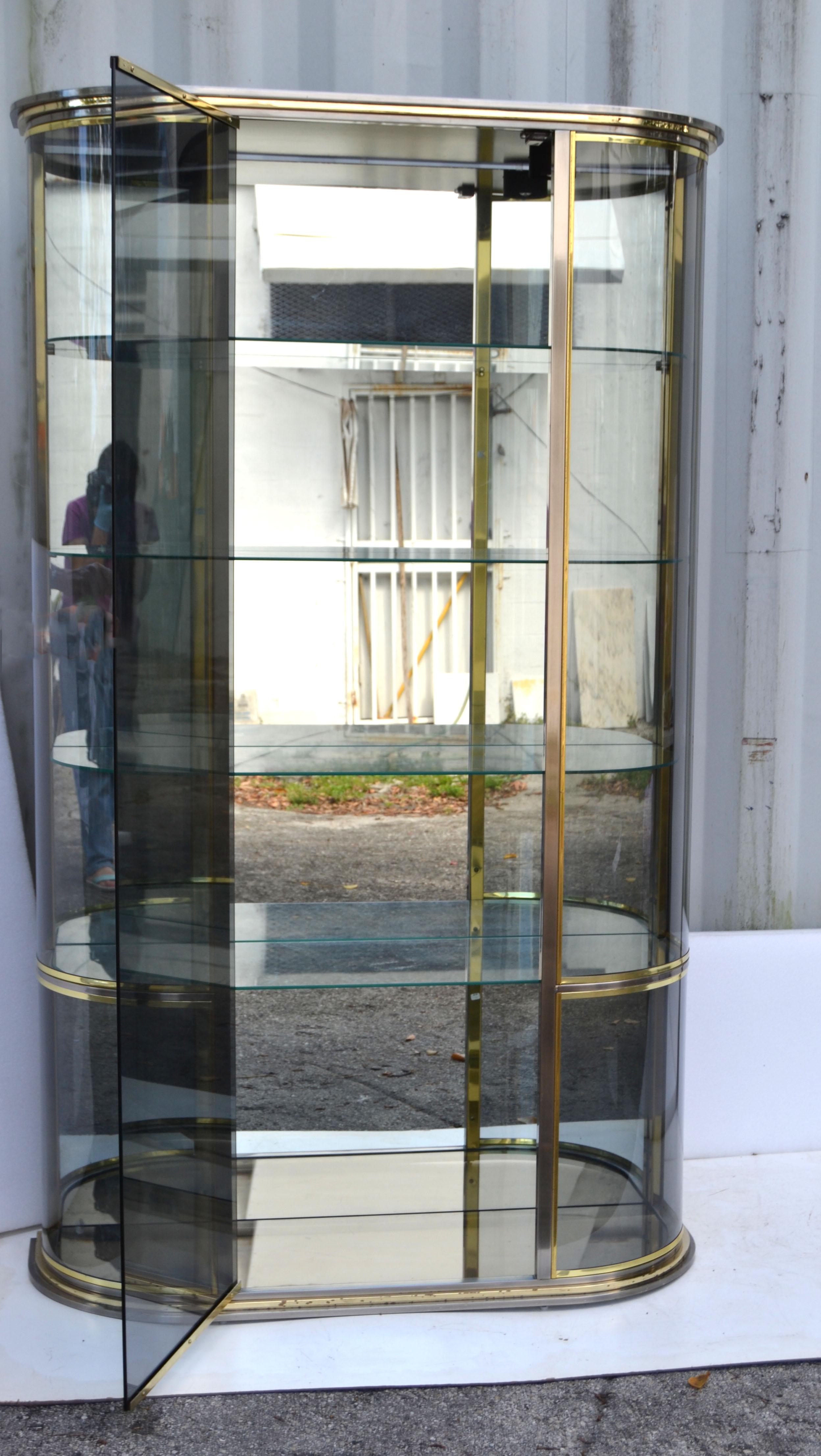 DIA 2 Patina Brass, Smoked Glass Bow Shape Vitrine, Showcase, Display Cabinet In Good Condition In Miami, FL