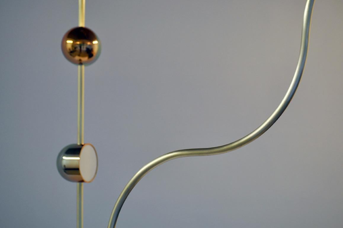 Scandinave Lustre LED contemporain Dia, Config. 2, laiton massif, fait à la main/fini, Art en vente