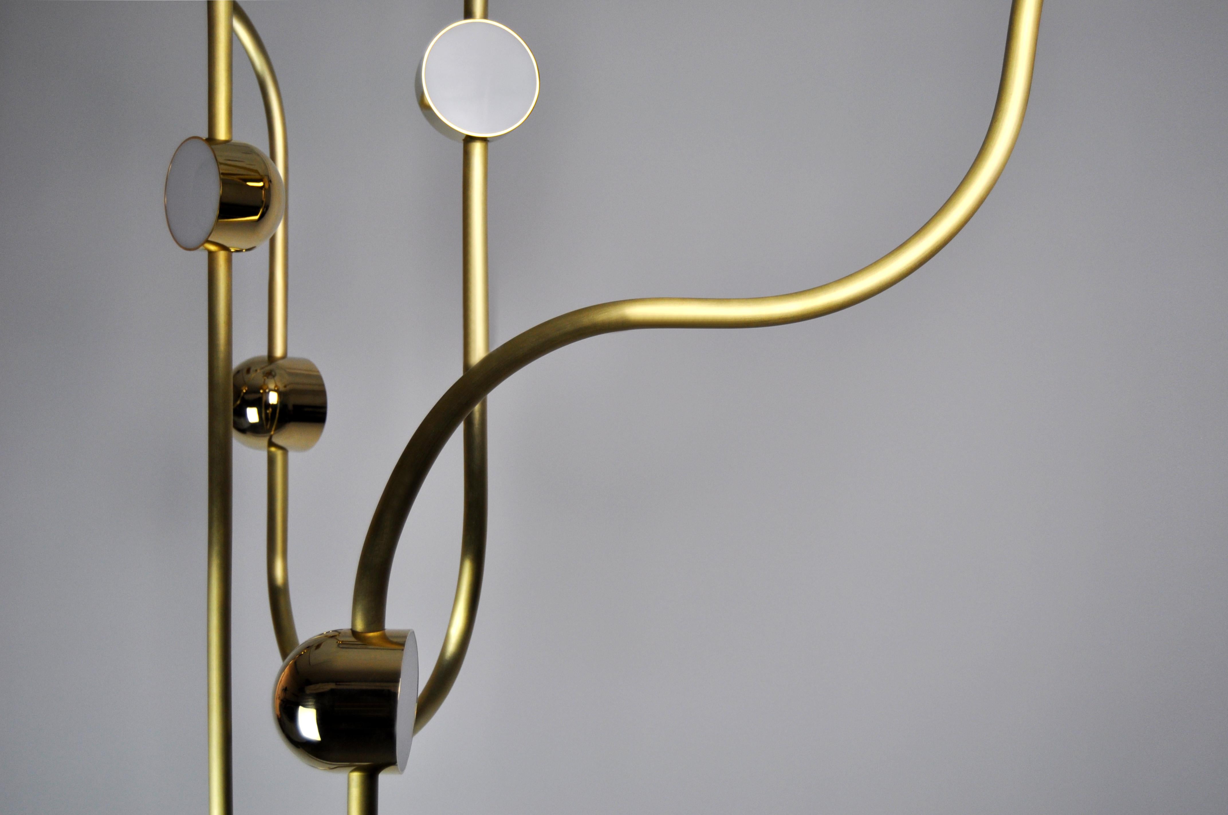 Dia Contemporary LED-Kronleuchter, Config. 3, Massiv Messing, handgefertigt/bearbeitet, Kunst im Angebot 4