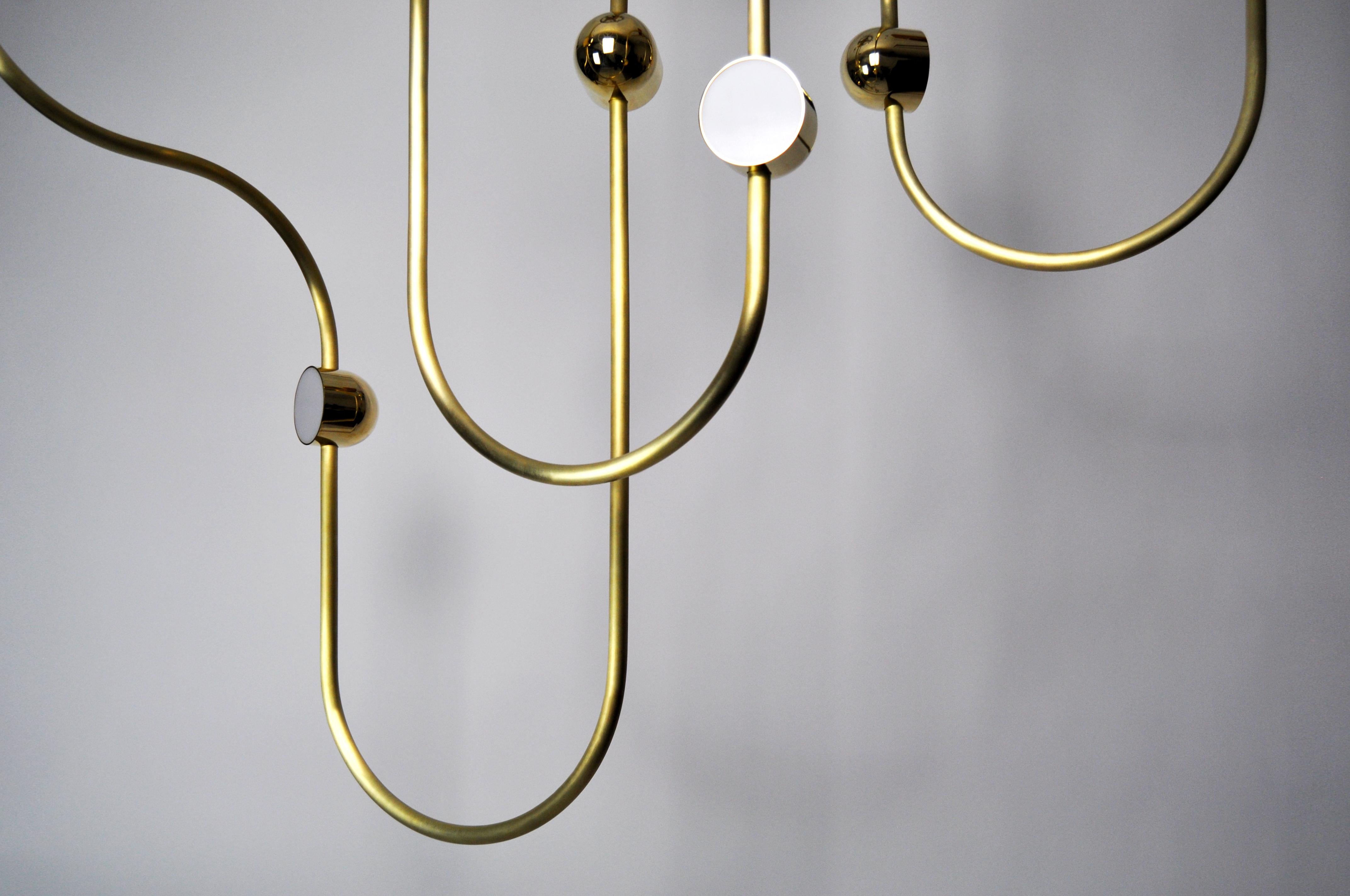 Dia Contemporary LED-Kronleuchter, Config. 3, Massiv Messing, handgefertigt/bearbeitet, Kunst im Angebot 7