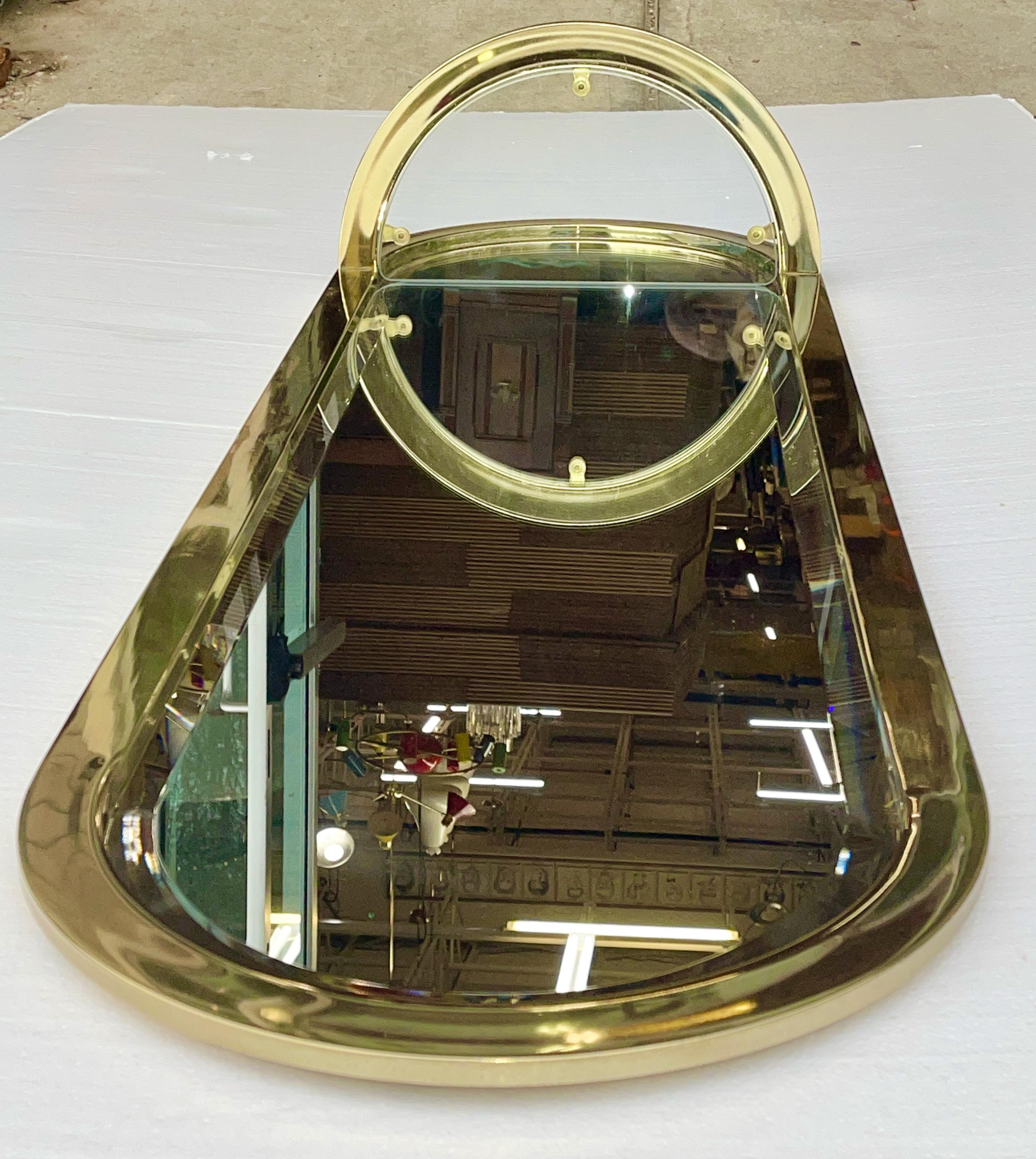 DIA Design Institute America - Miroir ovale de piste de course en laiton avec étagère en demi-lune en vente 5