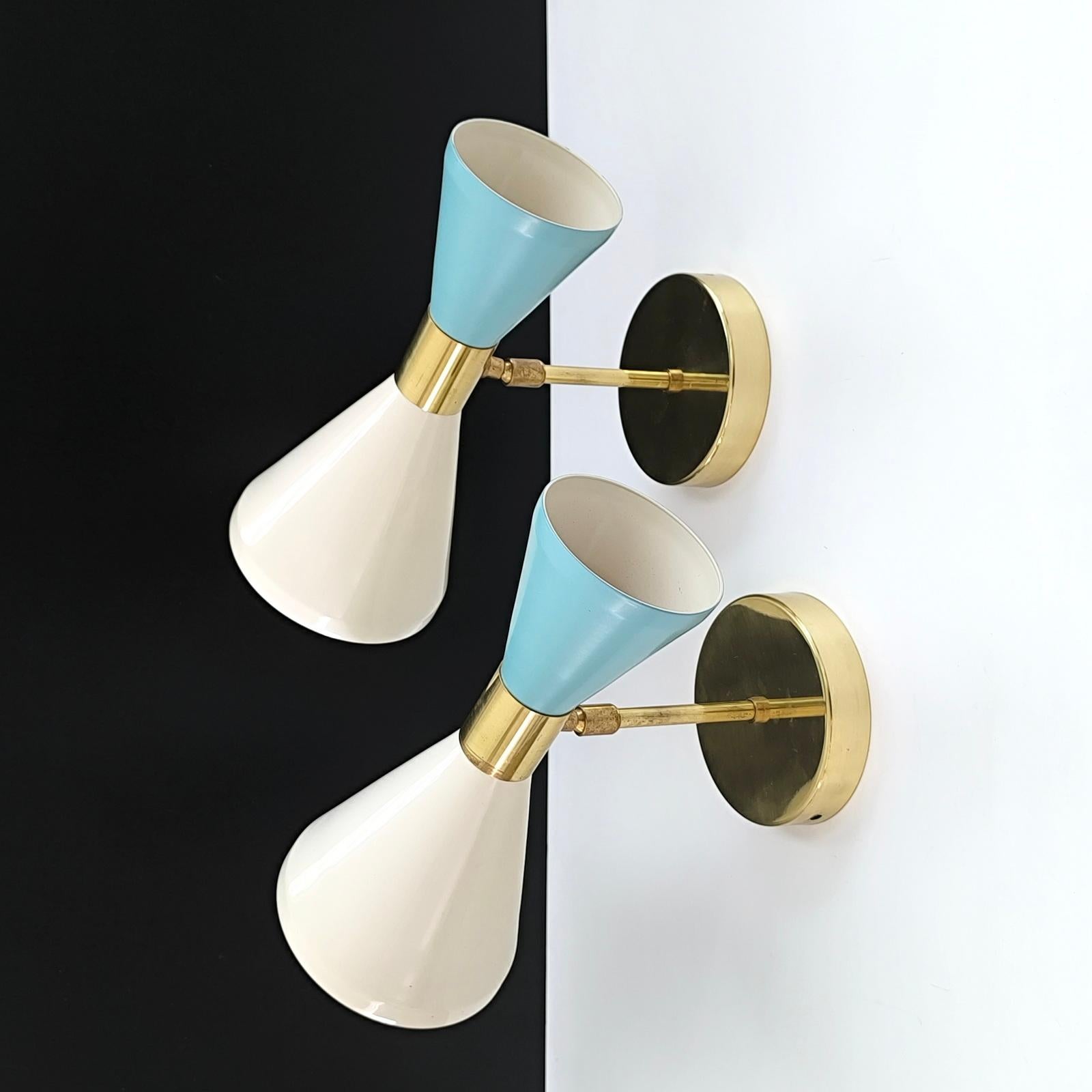 Diabolo Apliques Regulables, Latón, Marfil, Lacado Azul Bebé, Estilo Stilnovo Moderno de mediados de siglo en venta