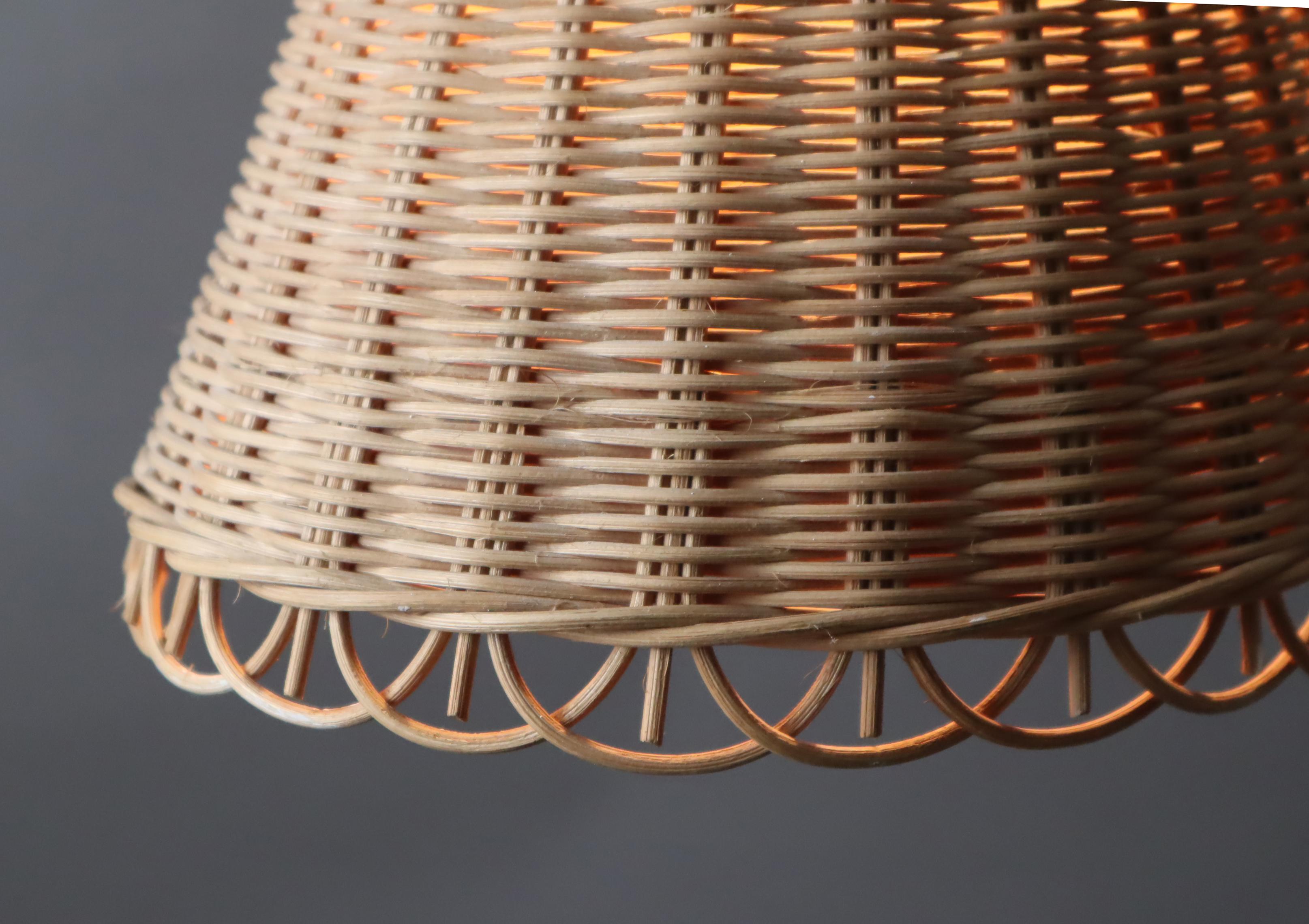 Lámpara colgante Diabolo Kiwi Boho Basket al estilo de J.T. Kalmar , años 50 en venta 2