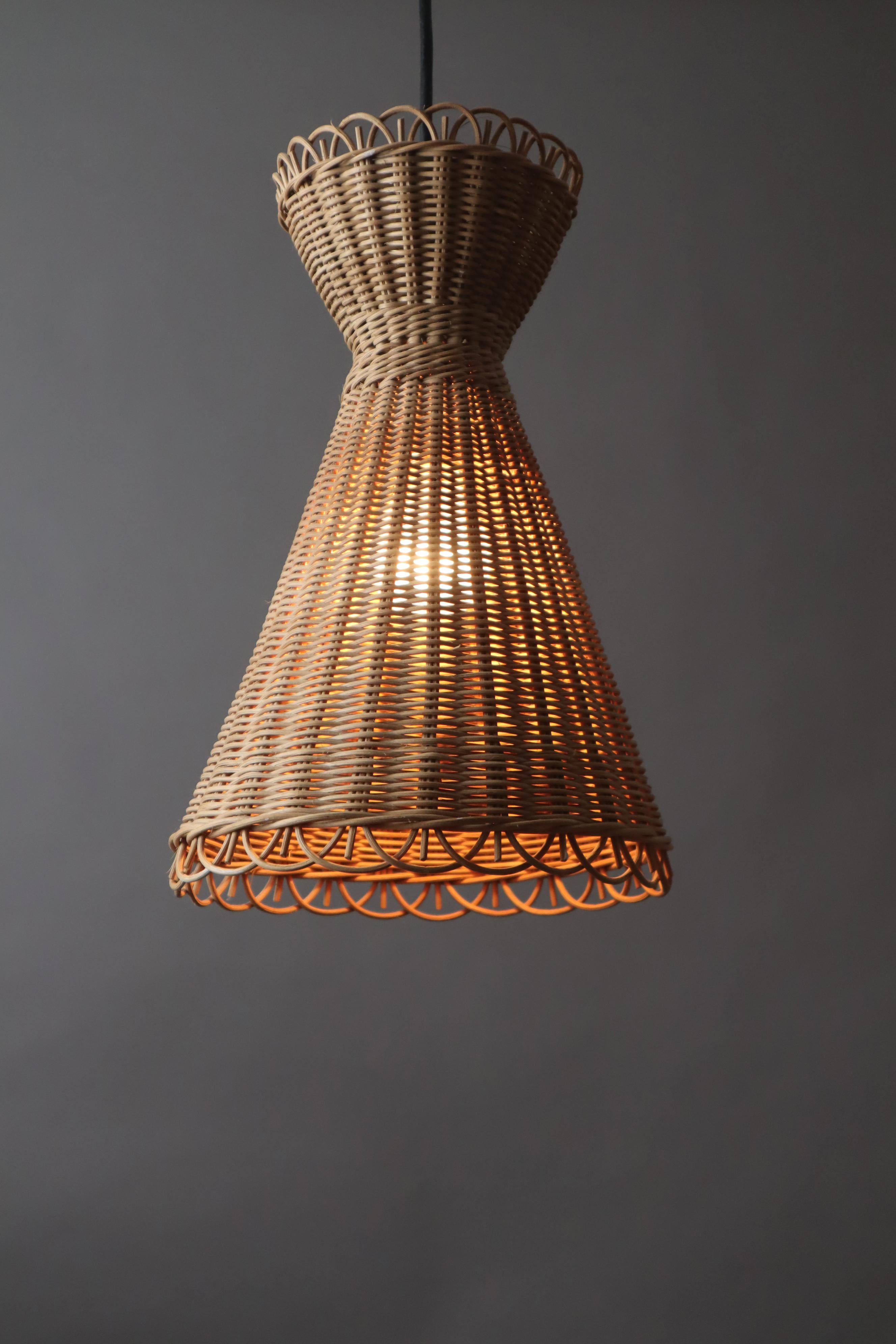 Lámpara colgante Diabolo Kiwi Boho Basket al estilo de J.T. Kalmar , años 50 en venta 1