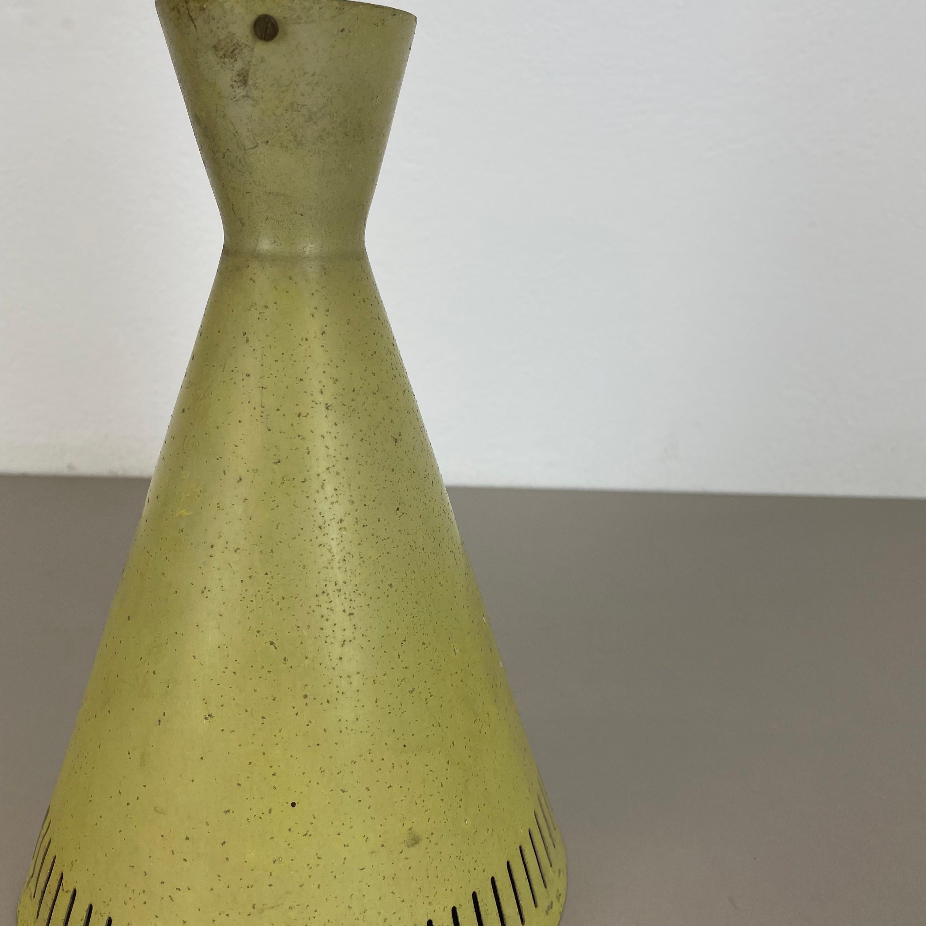 Lampe suspendue de style Stilnovo du milieu du siècle dernier en laiton et métal Diabolo, Italie 1950 Bon état - En vente à Kirchlengern, DE