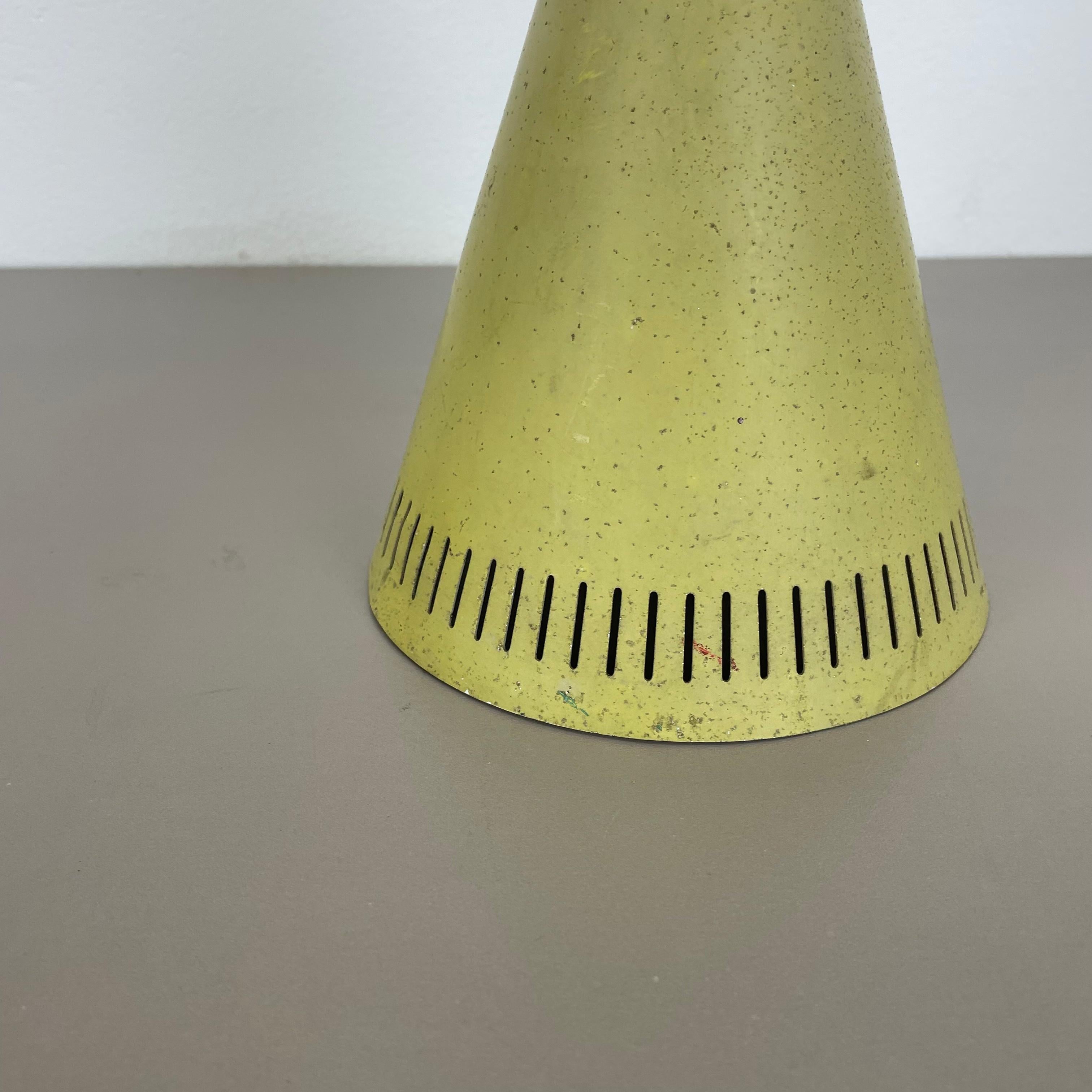 Lampe suspendue de style Stilnovo du milieu du siècle dernier en laiton et métal Diabolo, Italie 1950 en vente 1