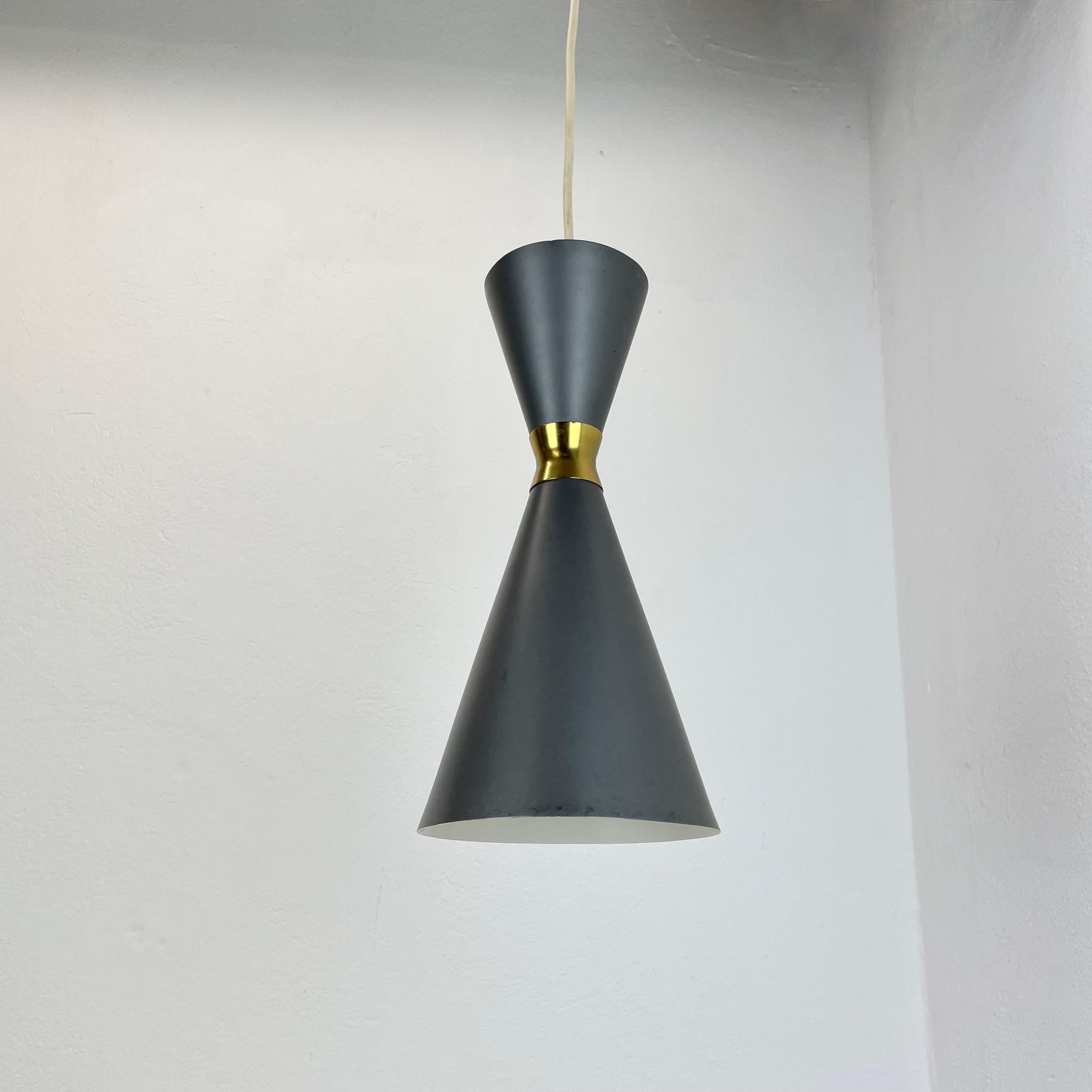 Mid-Century moderno Lampada a sospensione in metallo grigio stile Diabolo Stilnovo di BAG TURGI, Svizzera 1950 in vendita